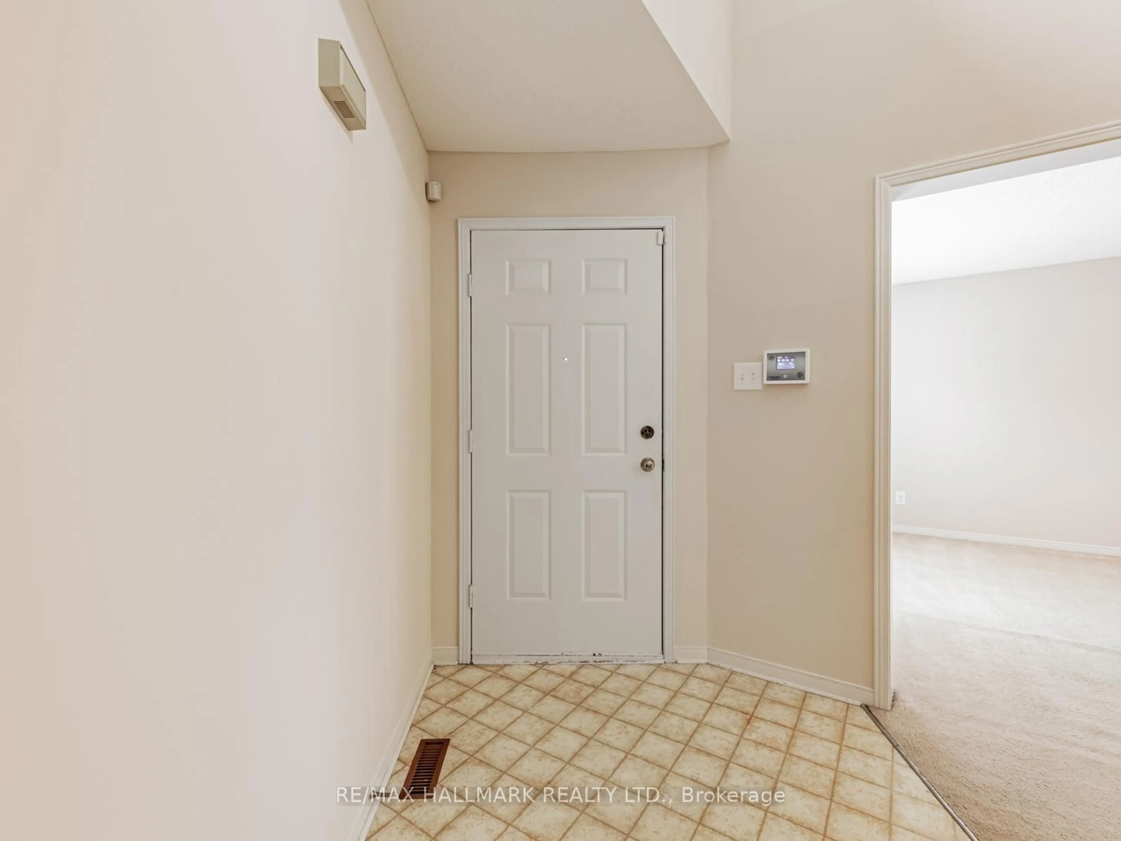 Indoor entryway for 87 Nightstar Dr, Richmond Hill Ontario L4C 8H5