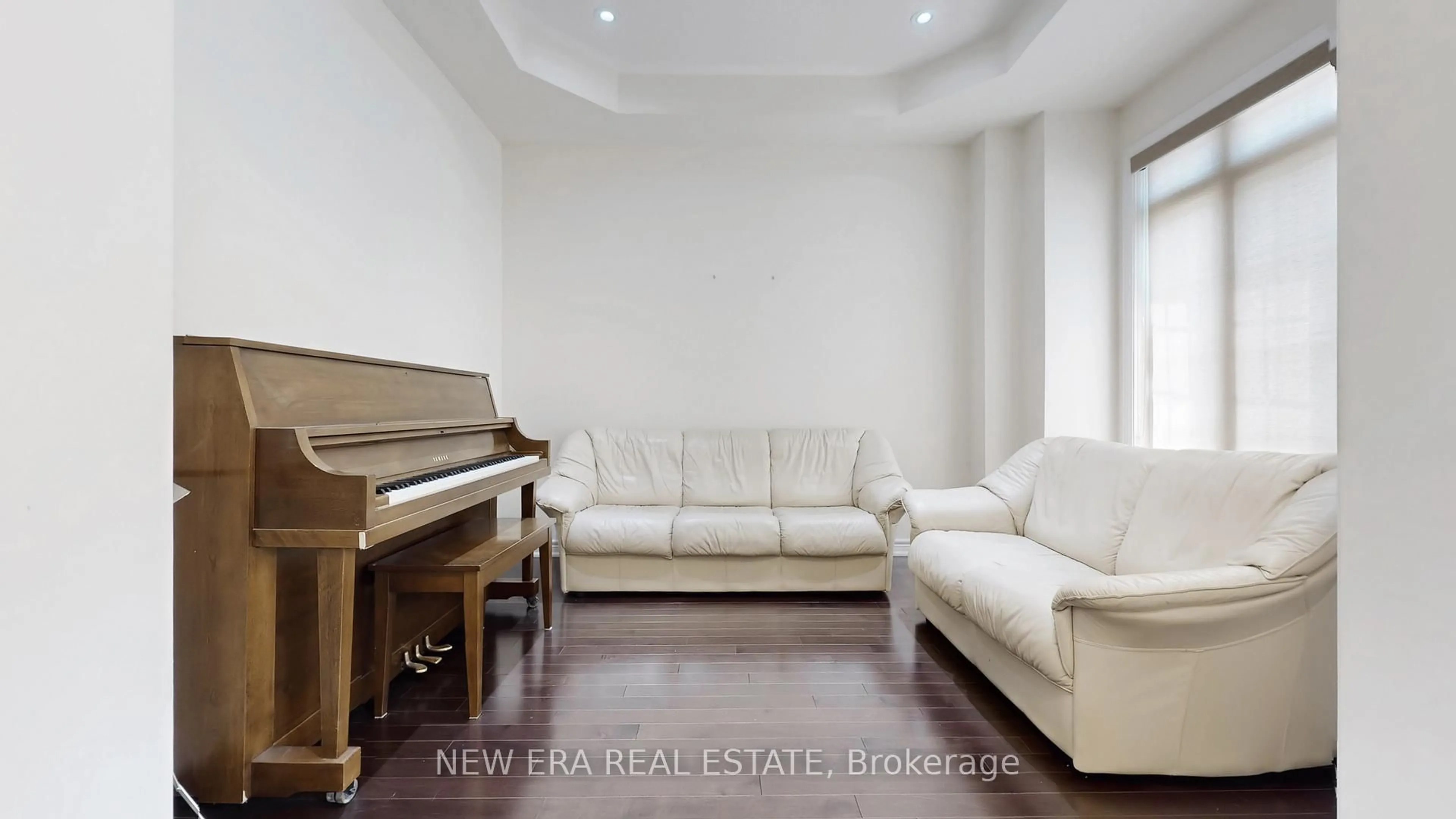 Living room with furniture, unknown for 8 Hubner Ave, Markham Ontario L6C 0S8