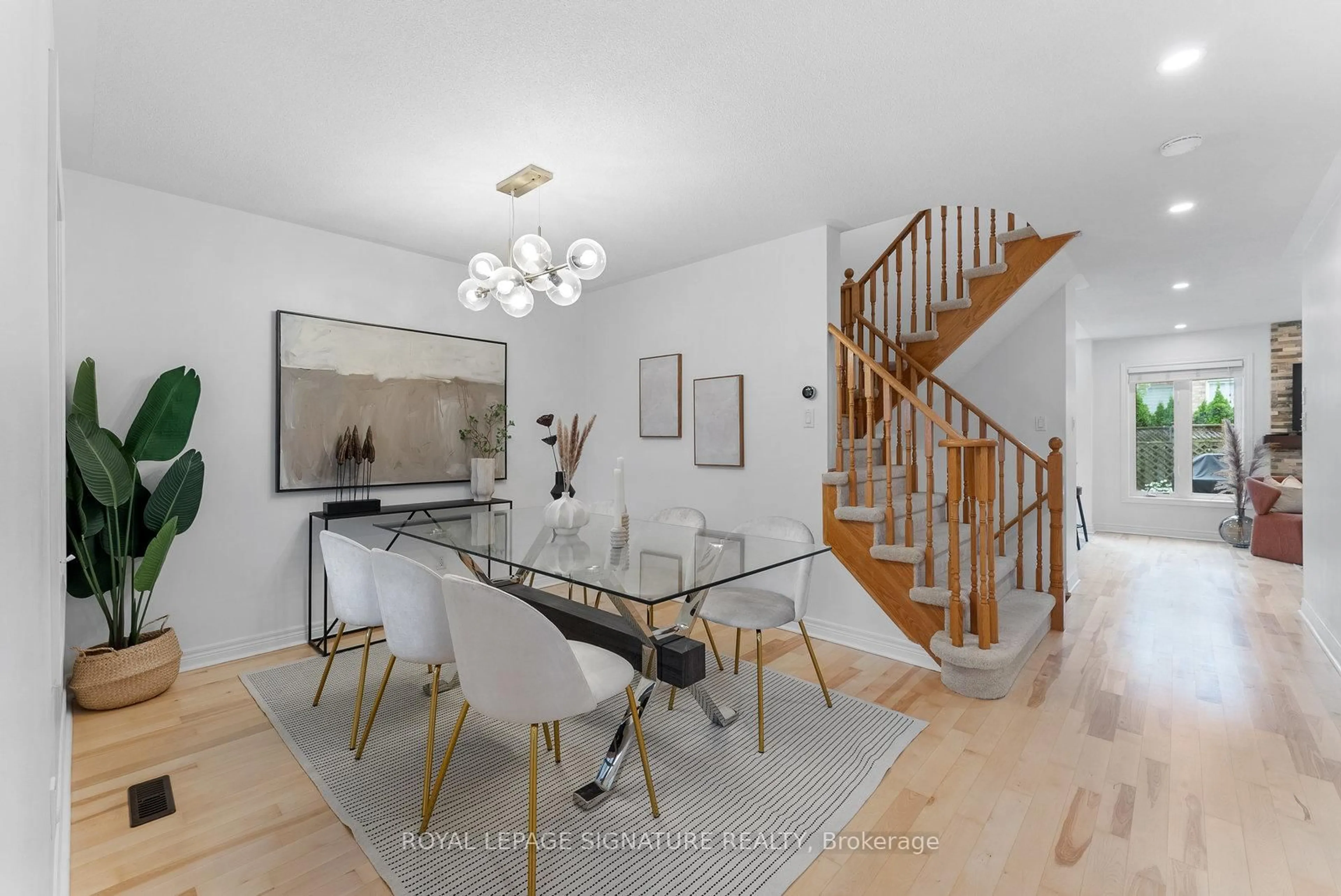 Dining room, unknown for 131 Mynden Way, Newmarket Ontario L3X 3B7