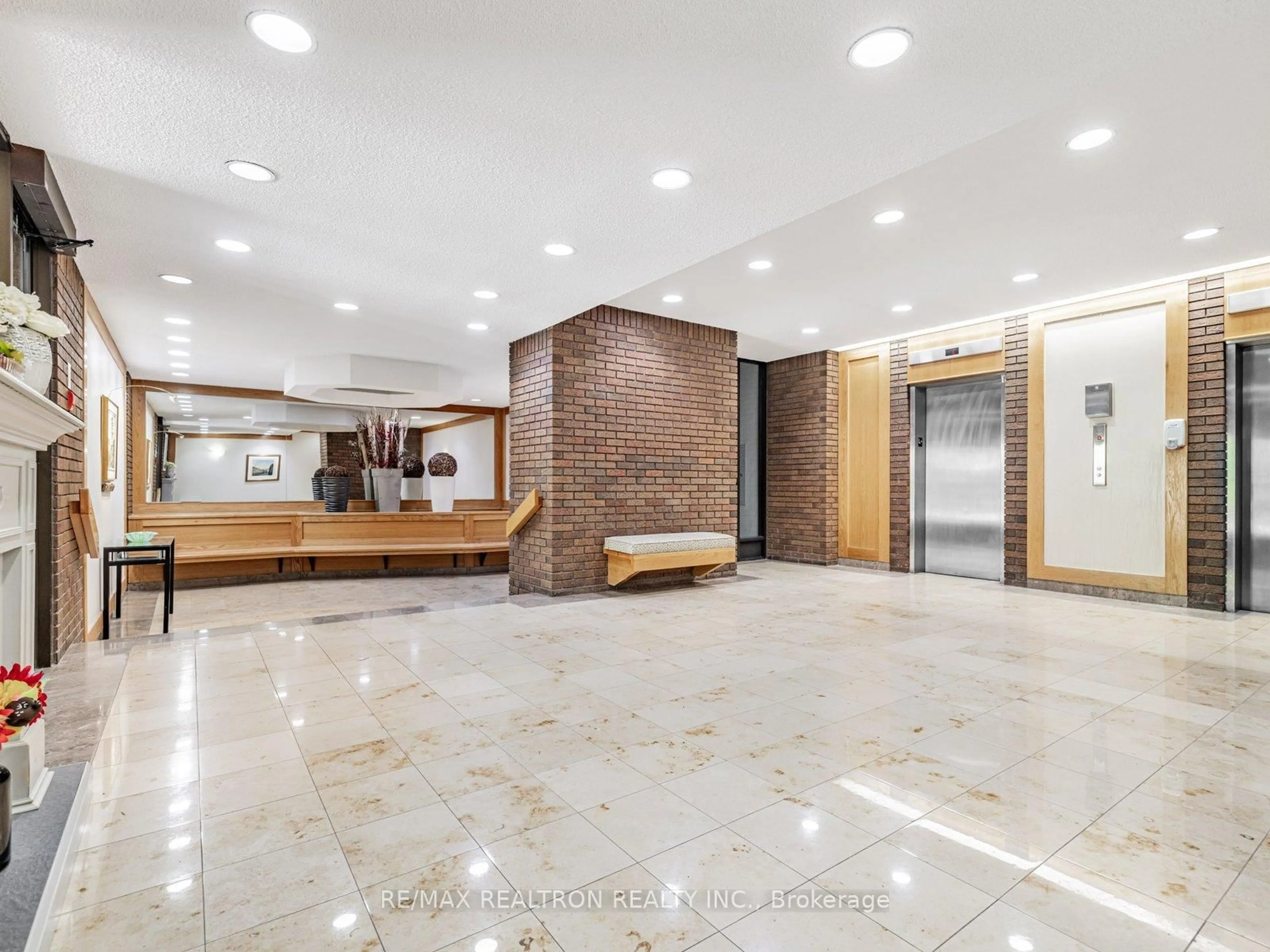 Lobby for 70 Baif Blvd #109, Richmond Hill Ontario L4C 5L2