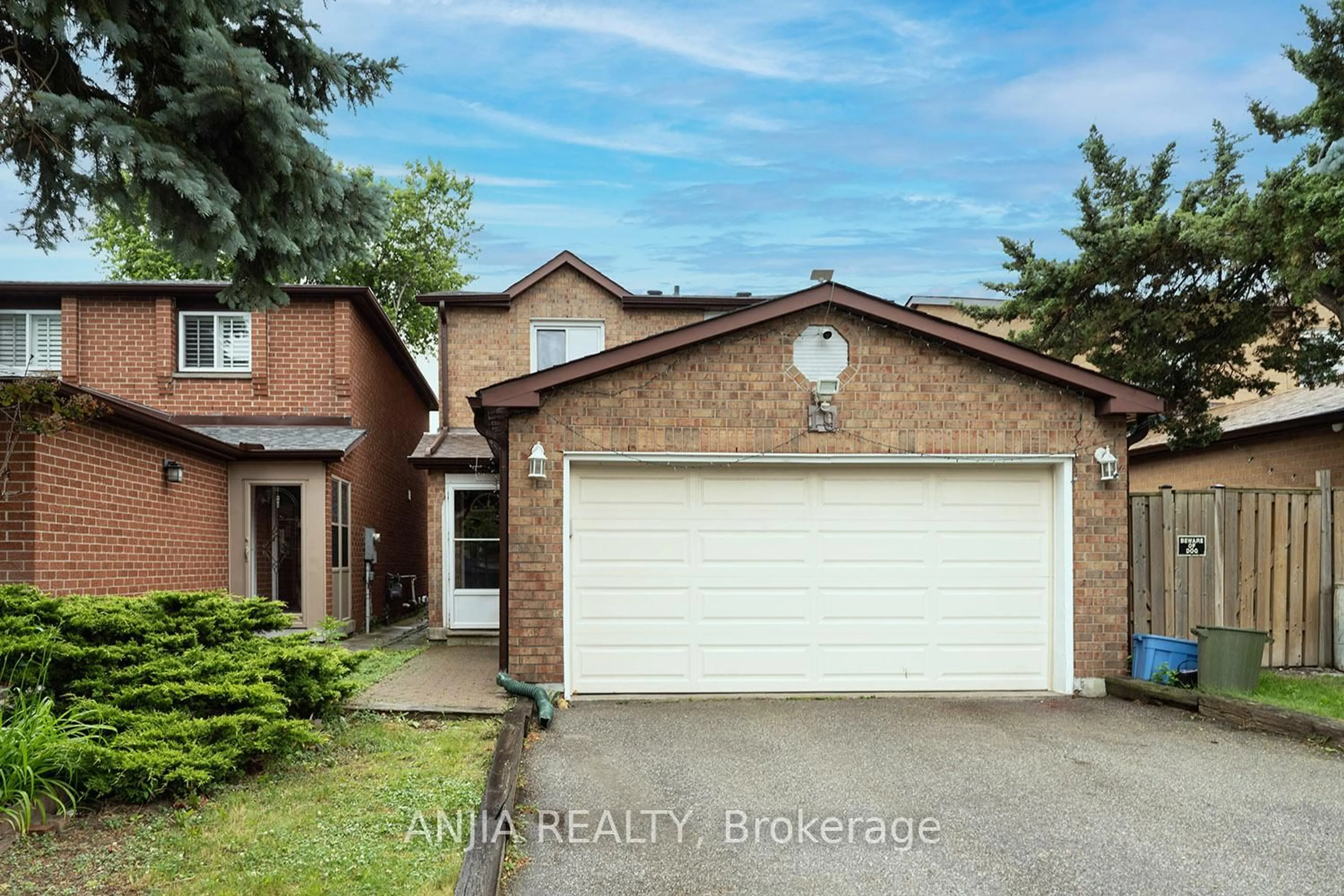 Home with brick exterior material, street for 19 Dunbar Cres, Markham Ontario L3R 6W9