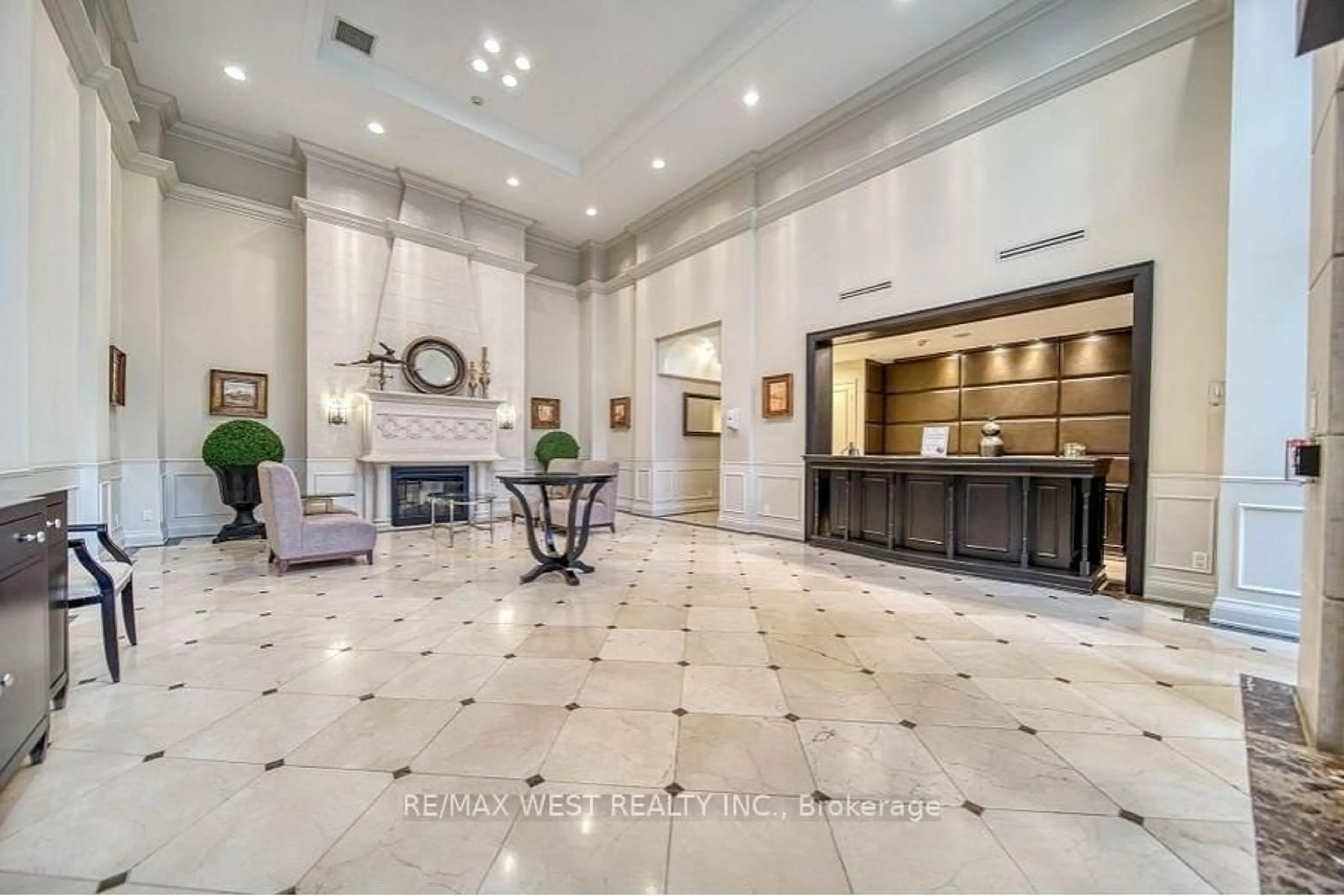 Lobby for 350 Red Maple Rd #802, Richmond Hill Ontario L4C 0T5