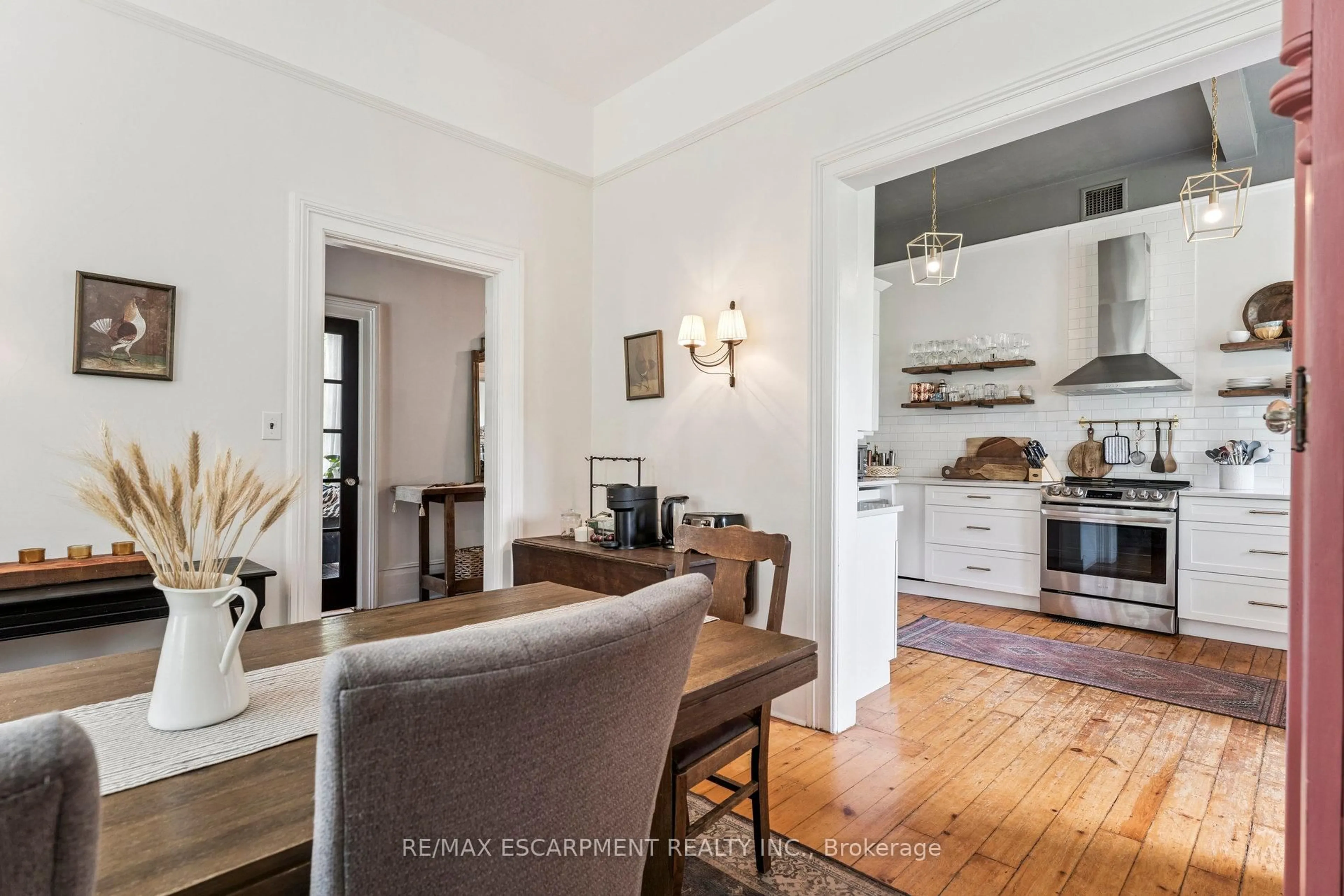 Open concept kitchen, unknown for 8936 32nd Sdrd, Adjala-Tosorontio Ontario L0M 1K0