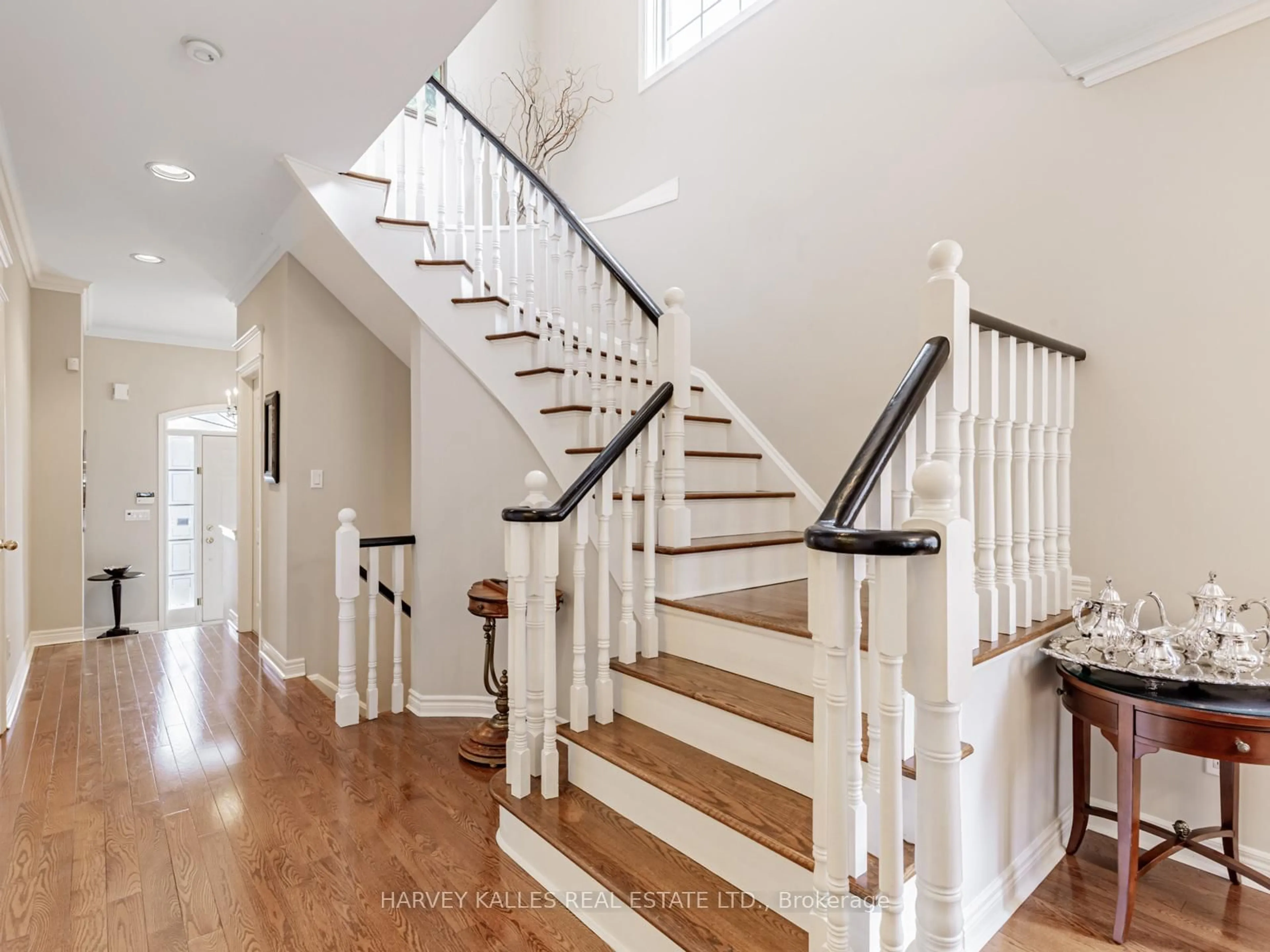 Stairs for 195 Kingsbridge Circ, Vaughan Ontario L4J 8N9