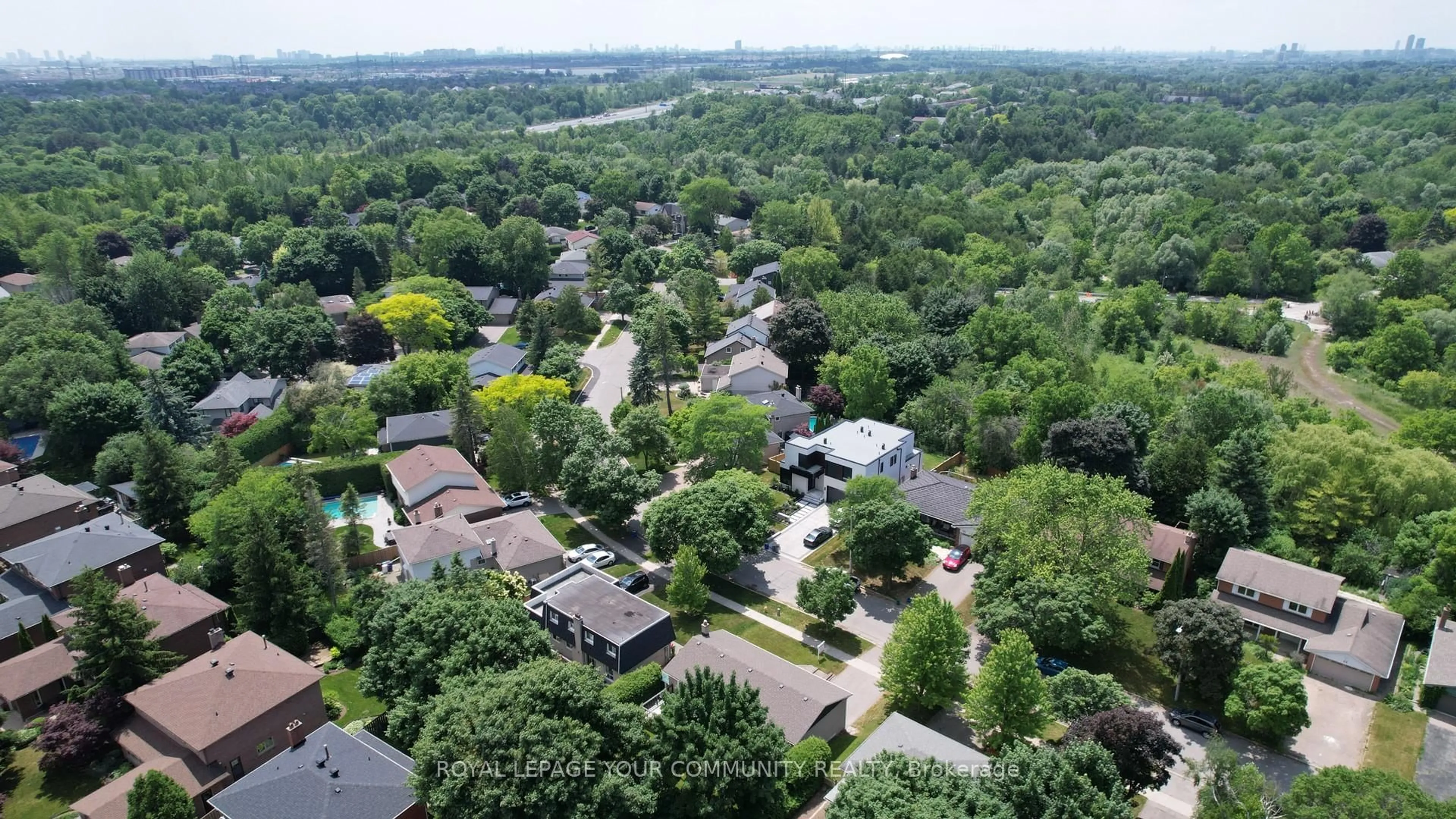 A pic from outside/outdoor area/front of a property/back of a property/a pic from drone, unknown for 45 Squire Baker's Lane, Markham Ontario L3P 3G8