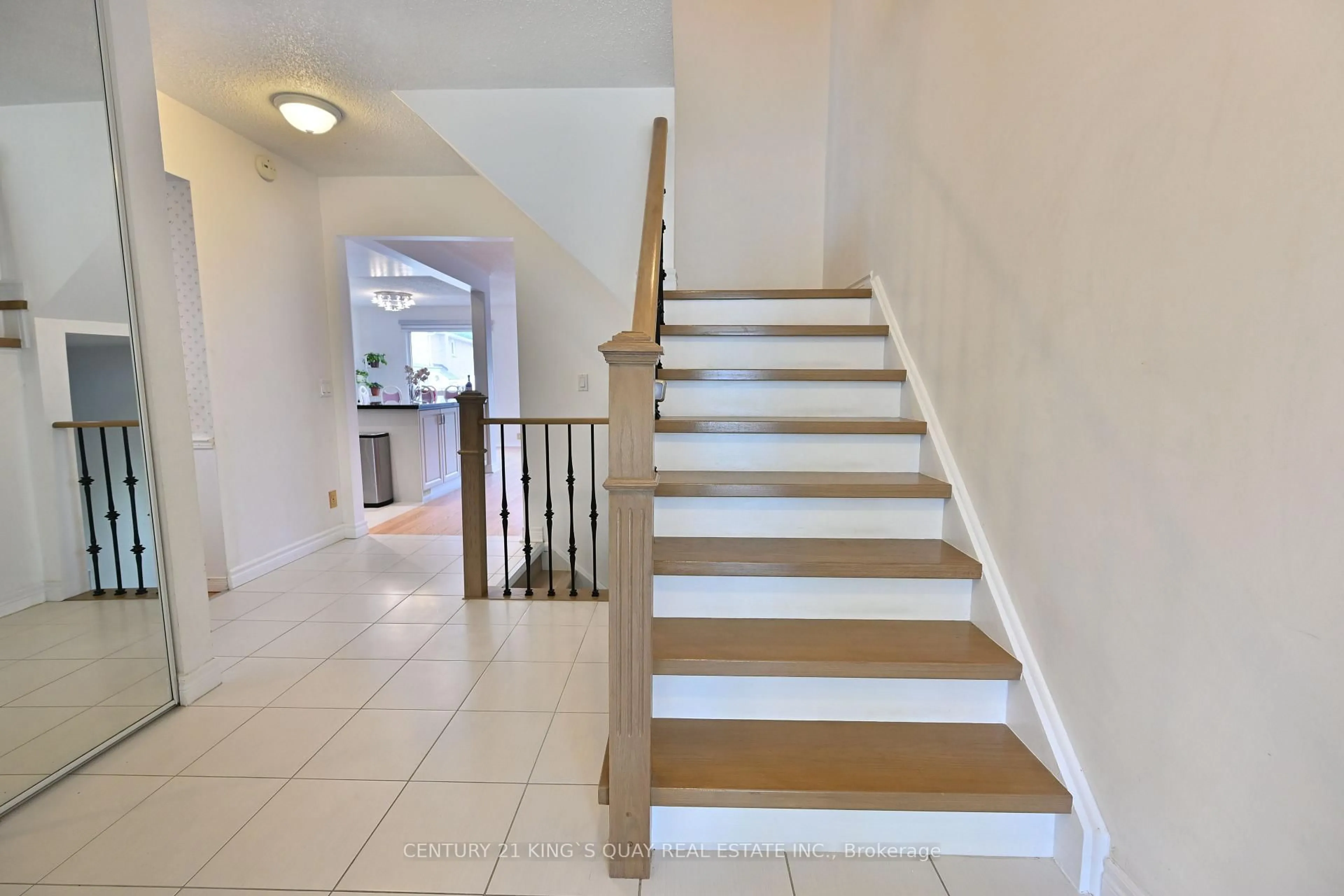 Stairs for 26 Tunney Cres, Markham Ontario L3P 4L2