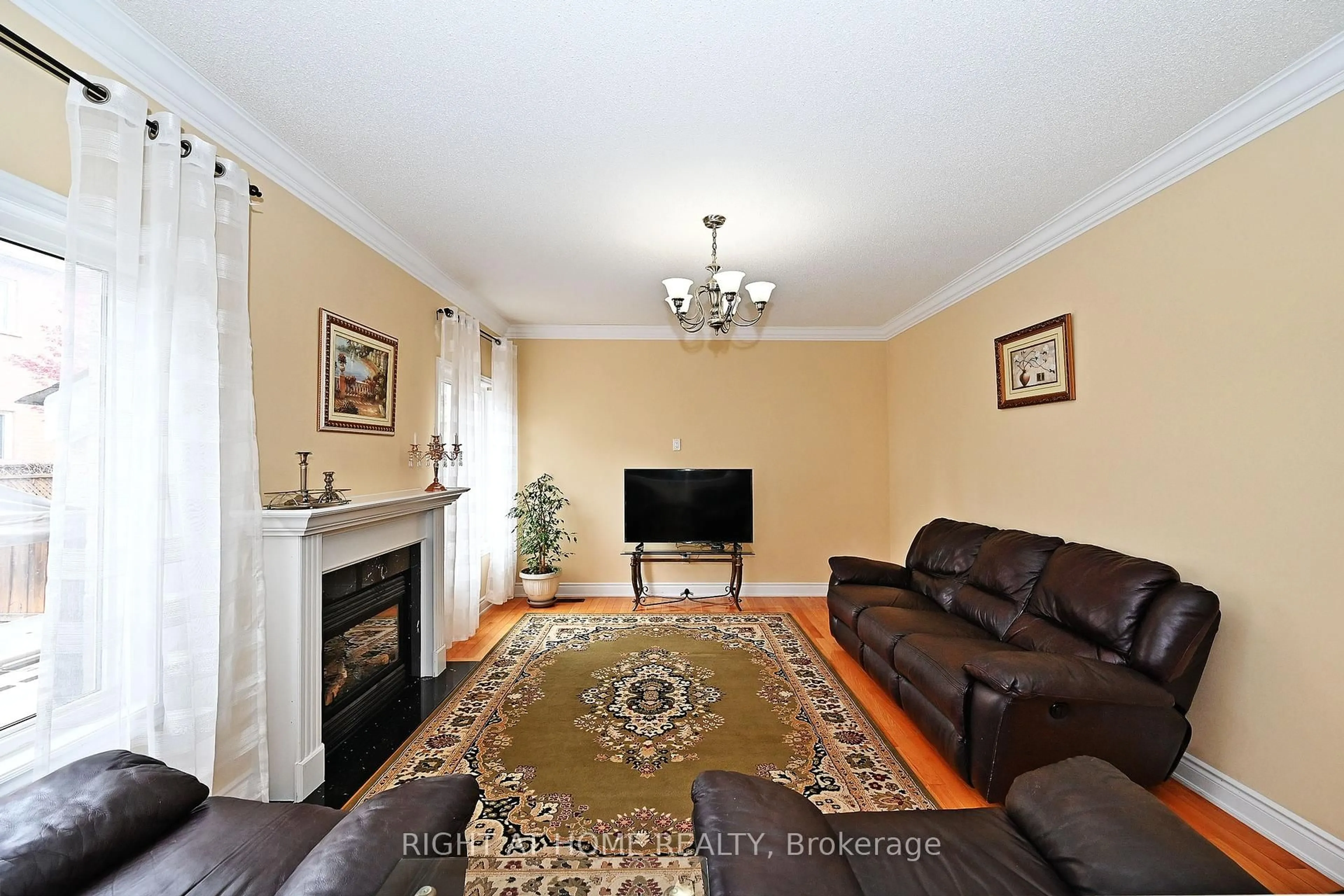 Living room with furniture, unknown for 198 Seabreeze Ave, Vaughan Ontario L4J 9H2
