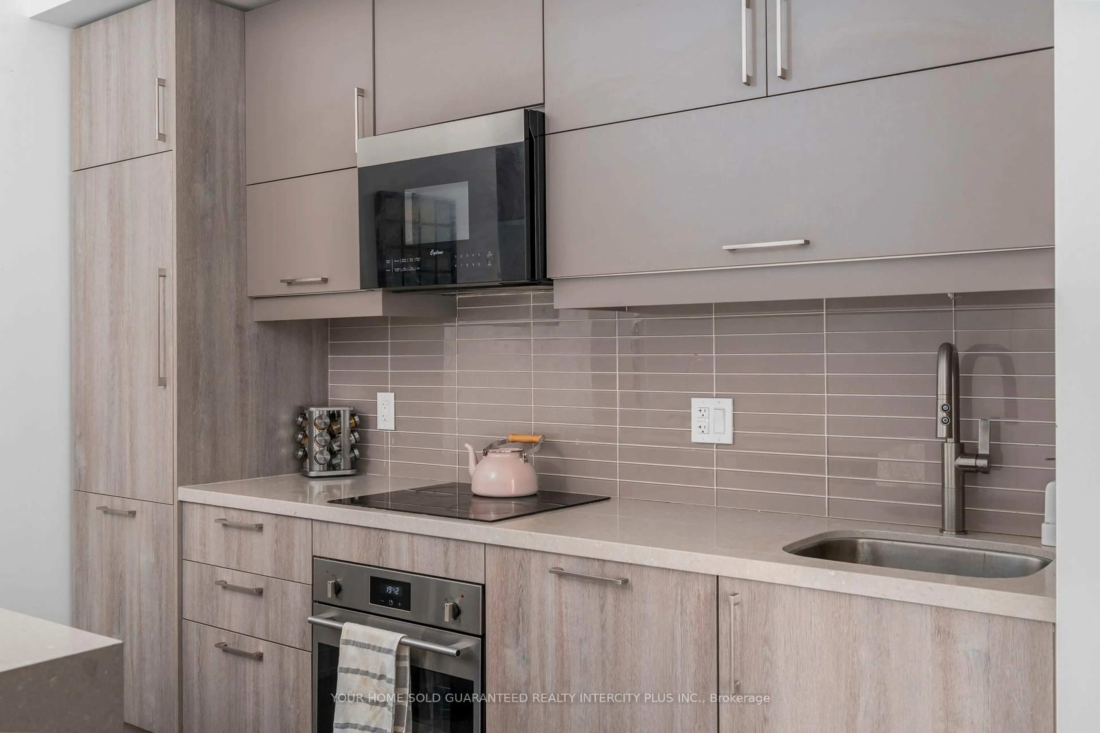 Standard kitchen, ceramic/tile floor for 8119 Birchmount Rd #1015, Markham Ontario L9N 1N3