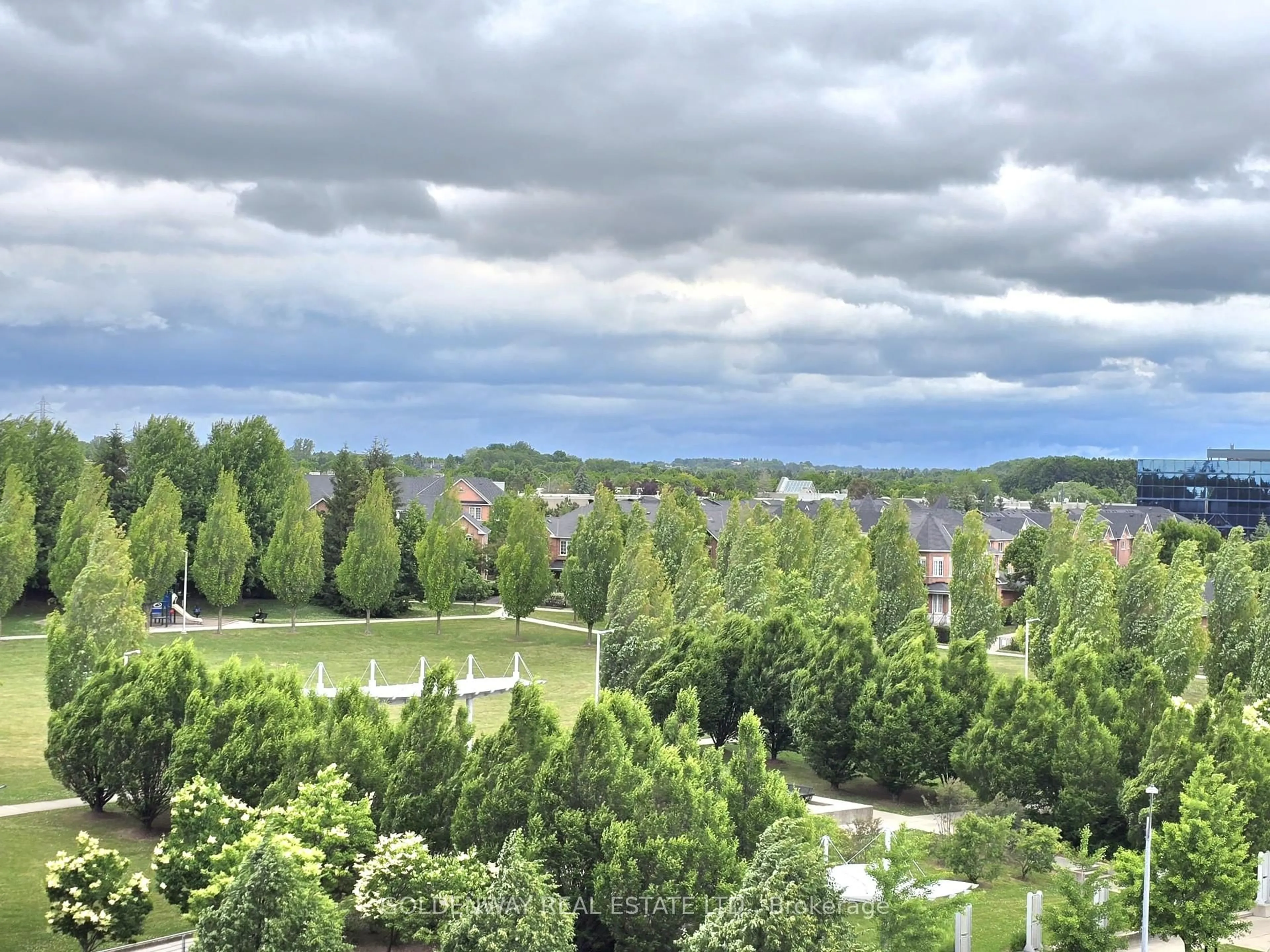 A pic from outside/outdoor area/front of a property/back of a property/a pic from drone, unknown for 33 Cox Blvd #821, Markham Ontario L3R 8A6
