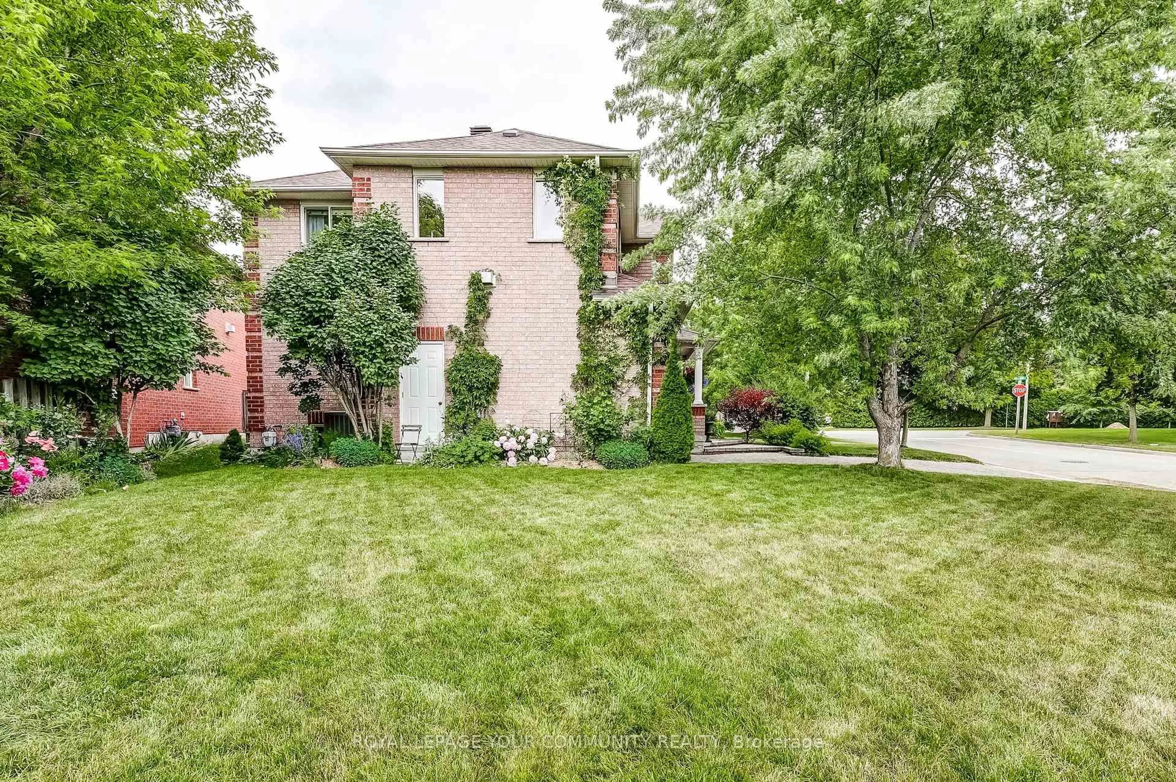 Unknown for 8 Willoway, Whitchurch-Stouffville Ontario L4A 5E1
