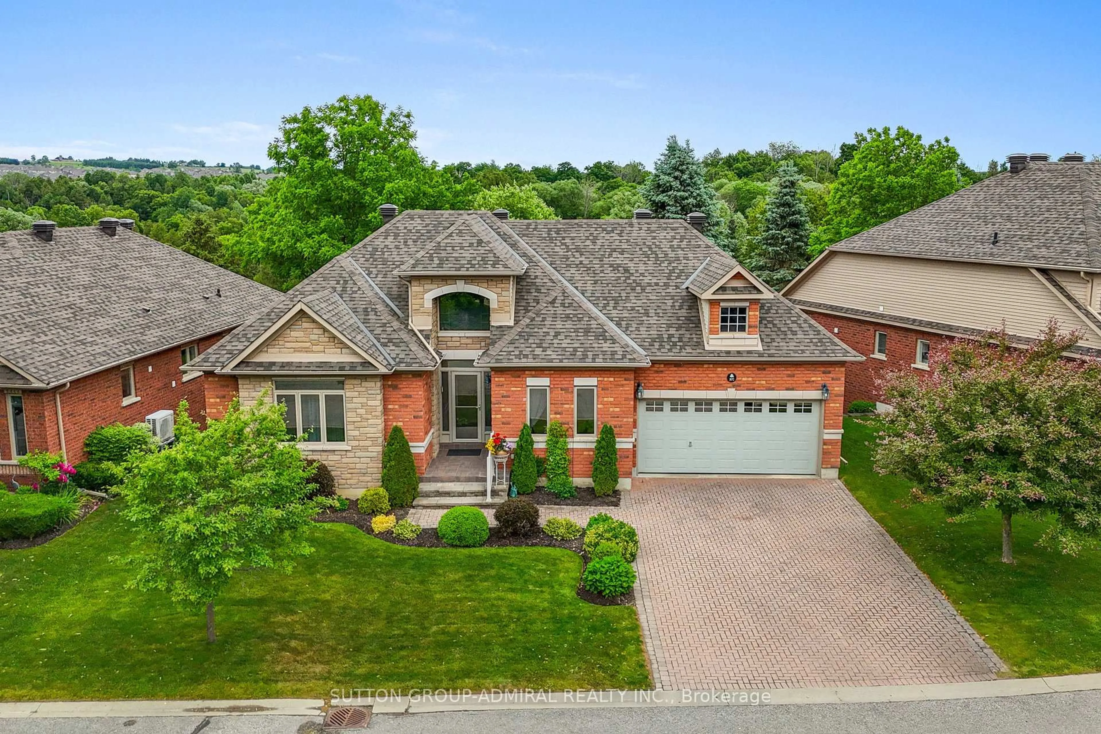 Home with brick exterior material, street for 107 Bella Vista Tr, New Tecumseth Ontario L9R 2E2