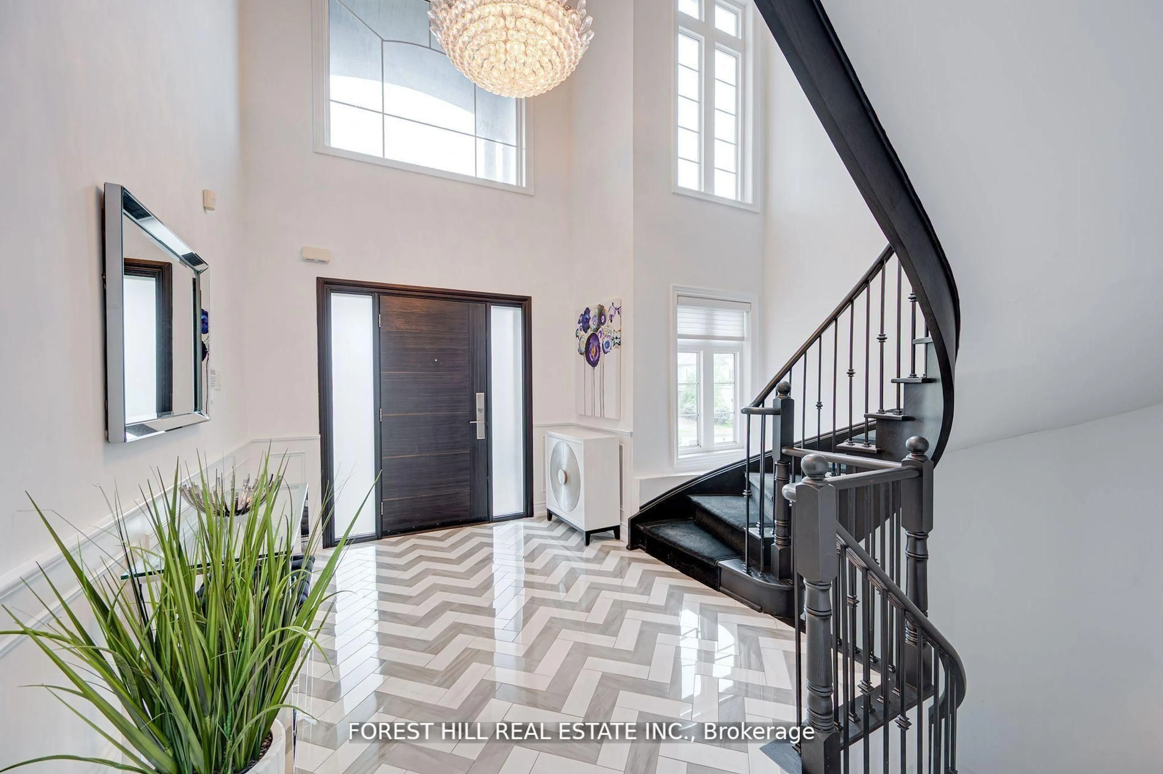 Indoor foyer for 139 Ner Israel Dr, Vaughan Ontario L4J 8Z7