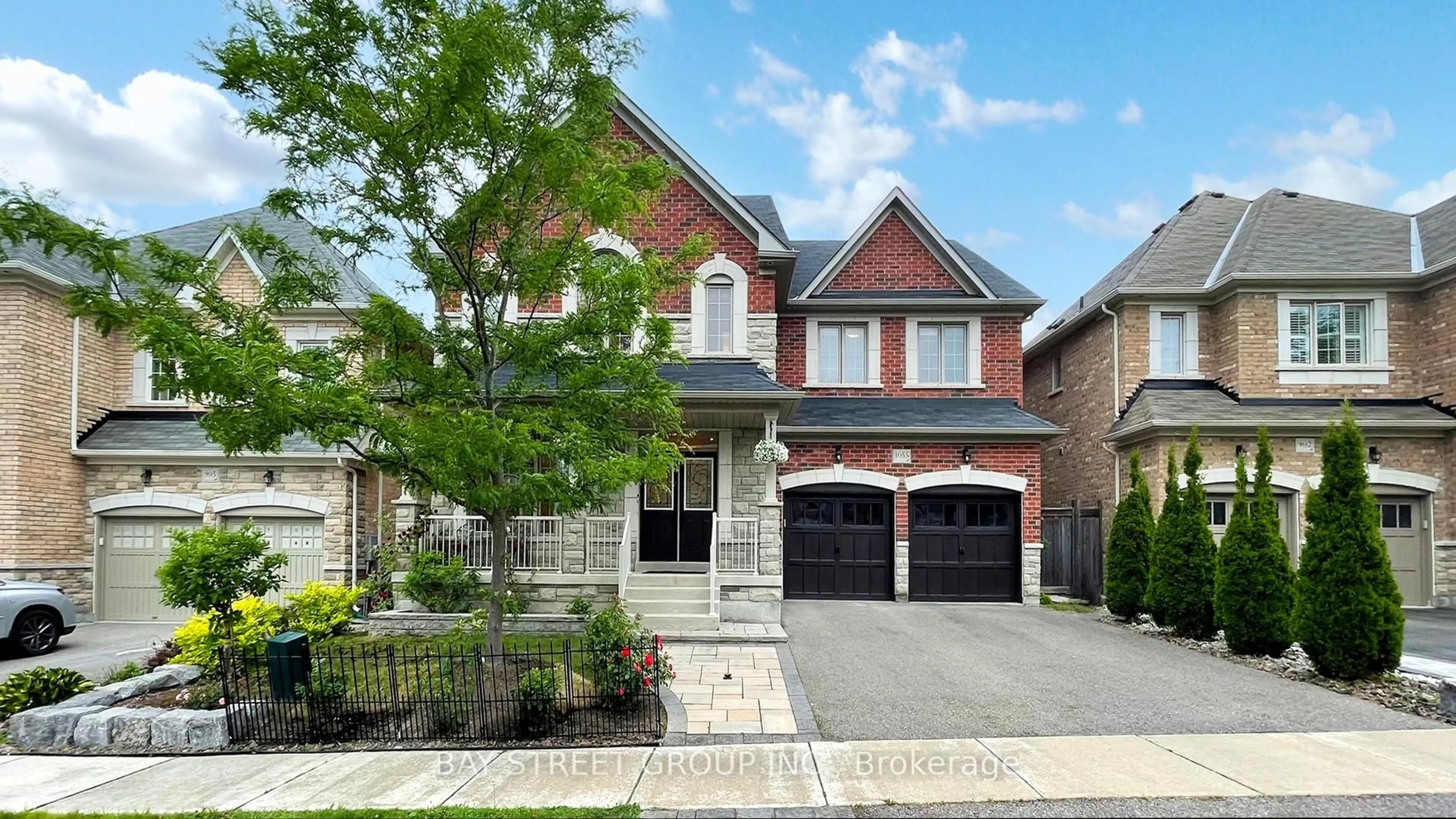 Home with brick exterior material, street for 1055 Harden Tr, Newmarket Ontario L3X 0A9