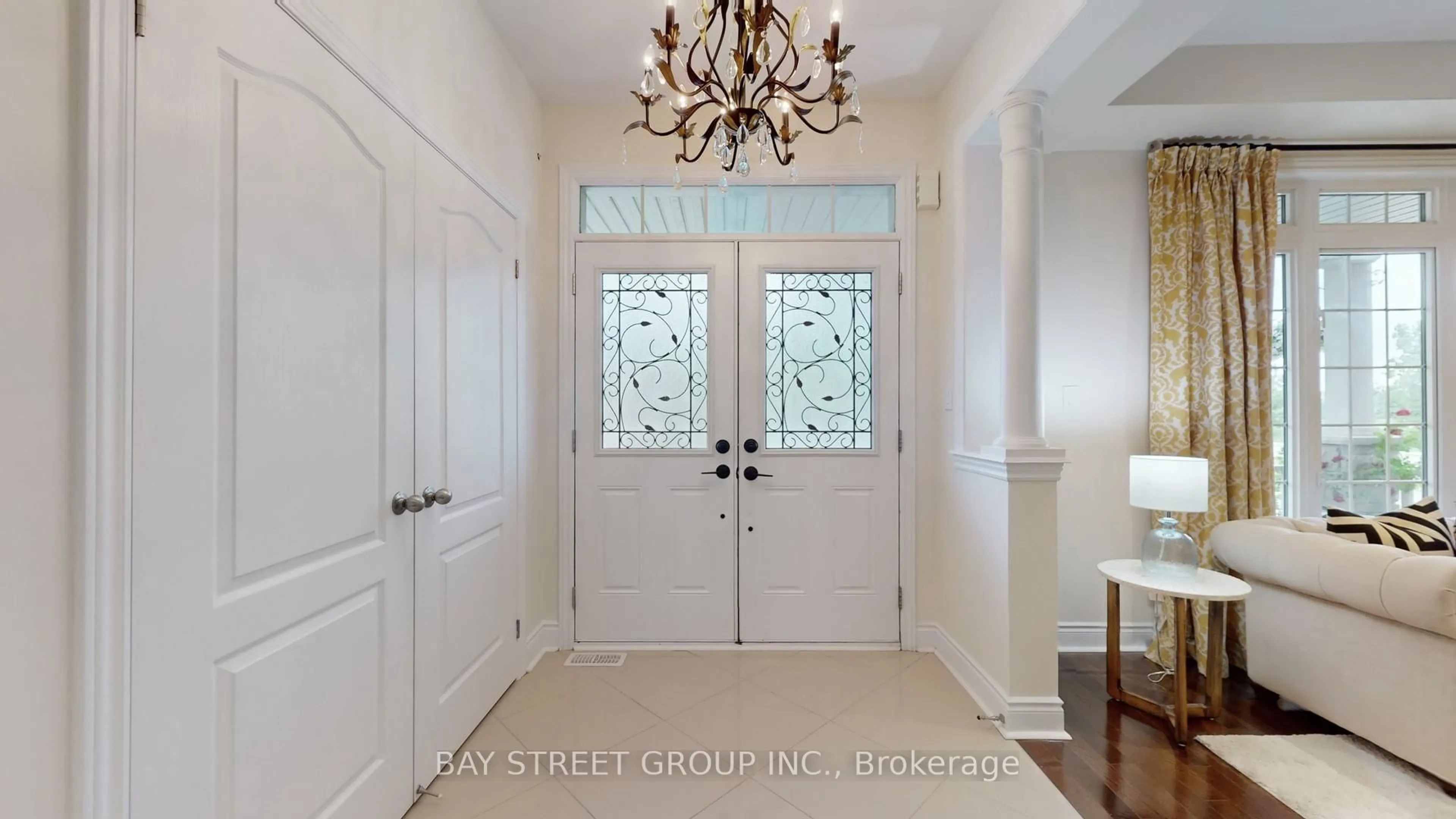 Indoor entryway for 1055 Harden Tr, Newmarket Ontario L3X 0A9