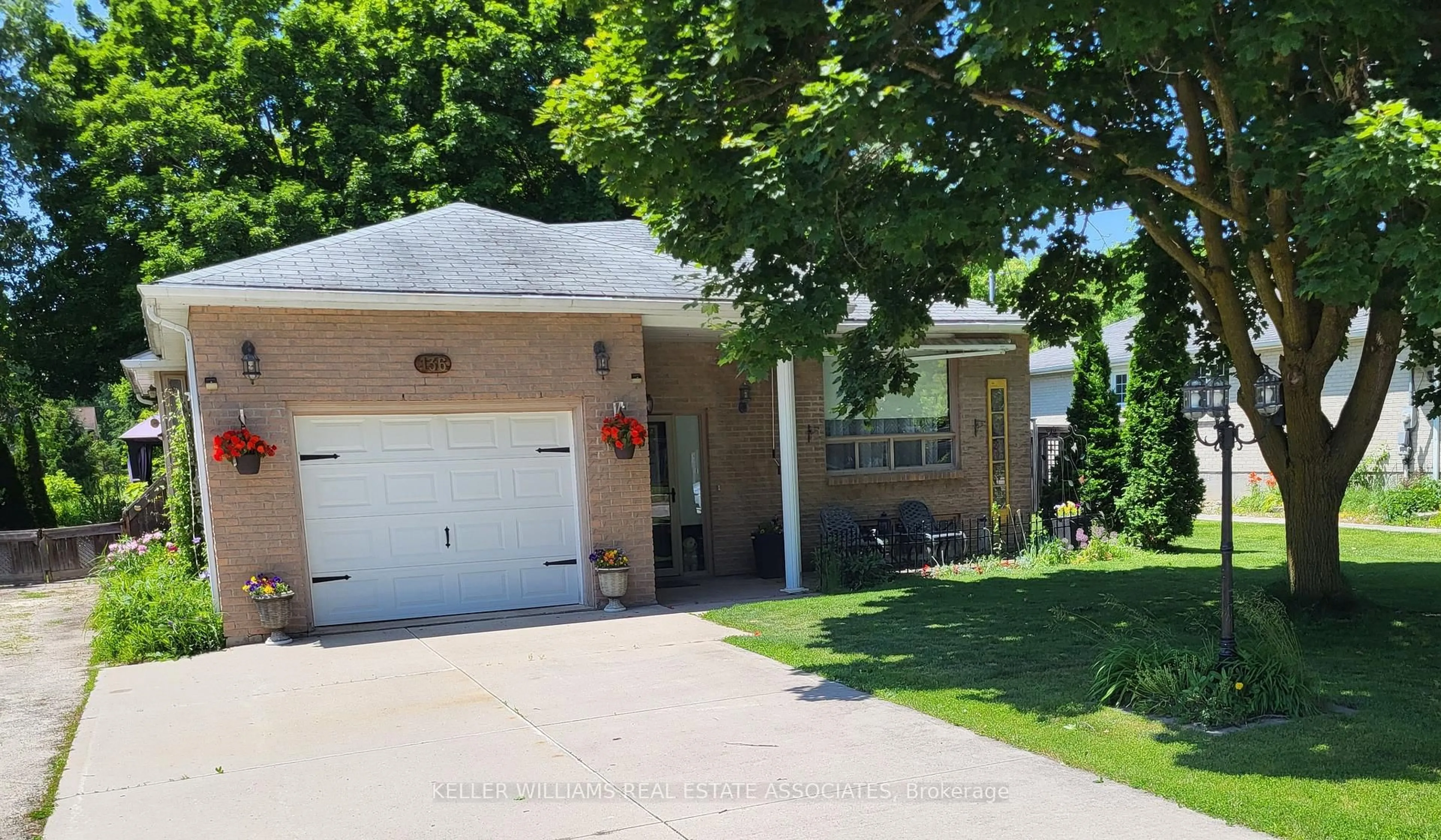 Unknown for 136 Patterson St, New Tecumseth Ontario L0G 1A0