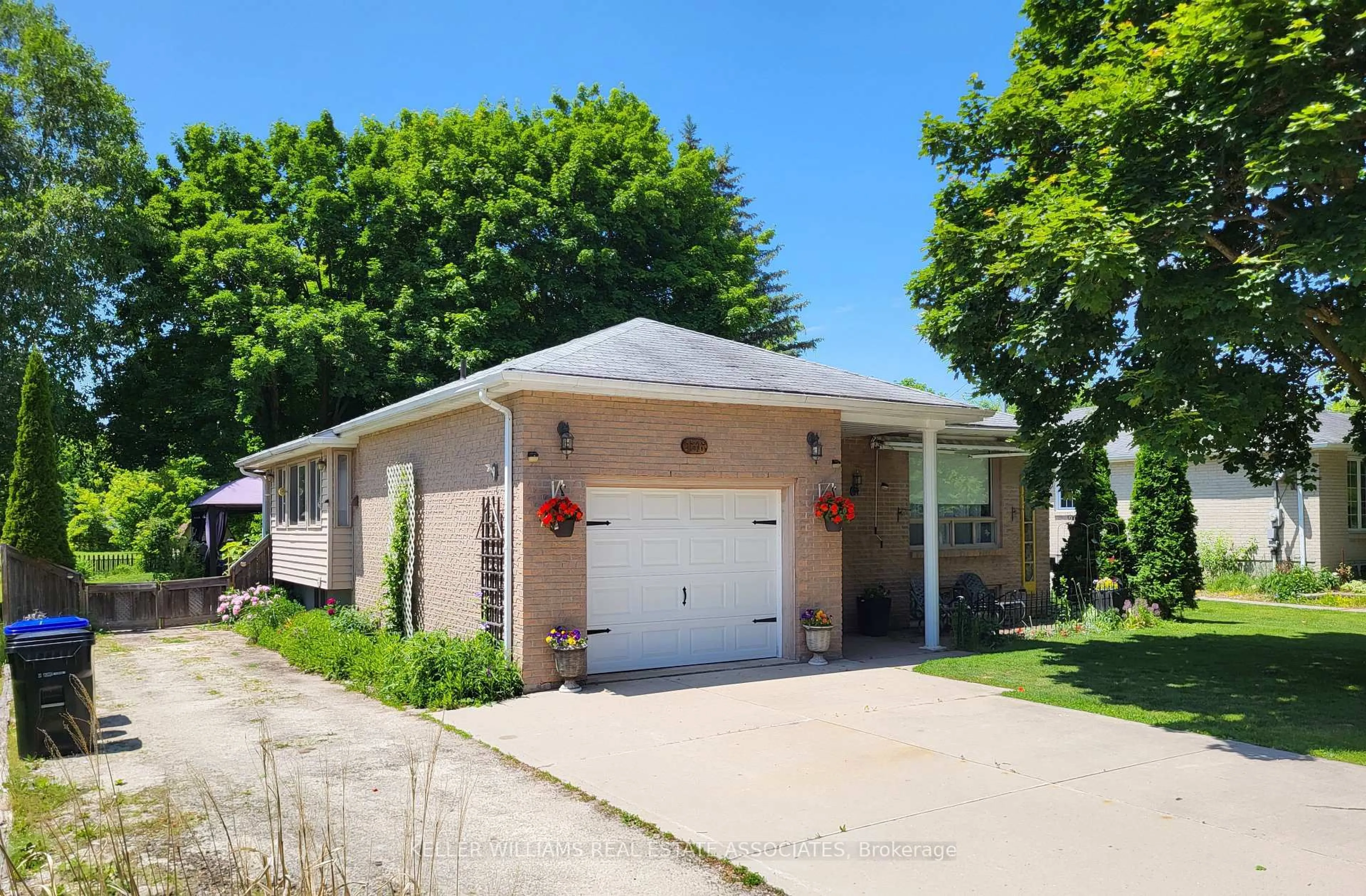 Unknown for 136 Patterson St, New Tecumseth Ontario L0G 1A0
