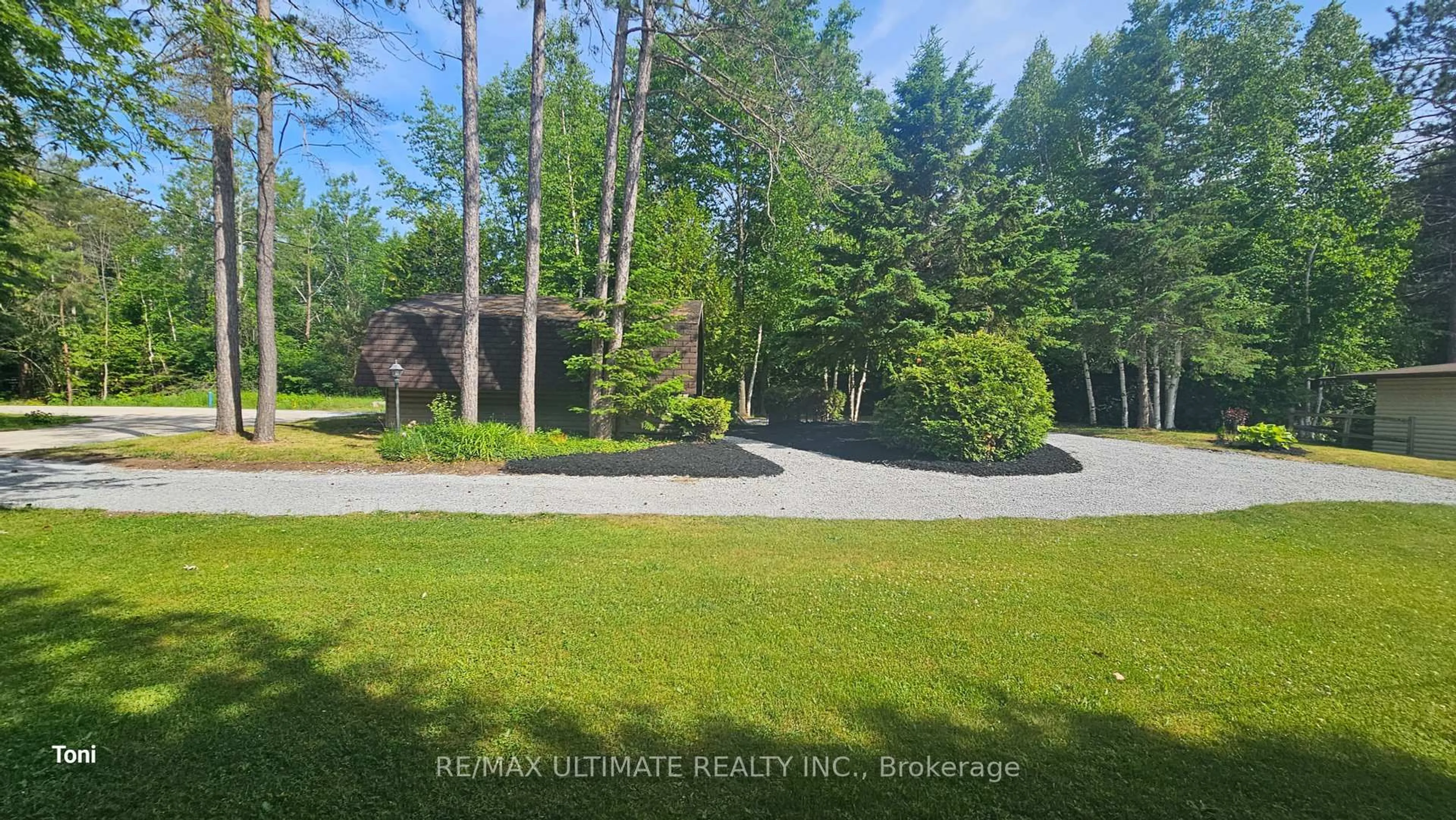 A pic from outside/outdoor area/front of a property/back of a property/a pic from drone, forest/trees view for 57 Linda Rd, Georgina Ontario L0C 1L0