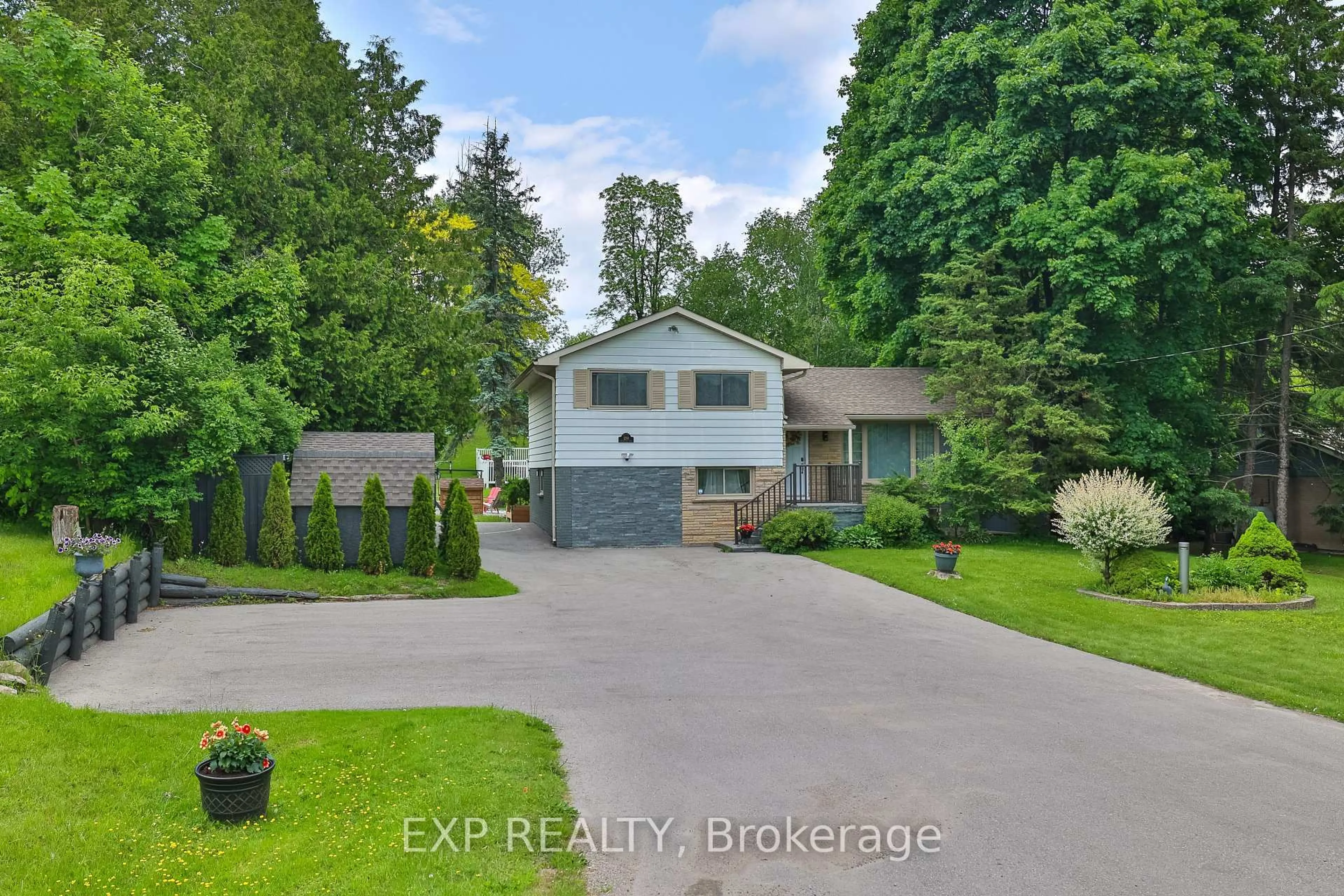 A pic from outside/outdoor area/front of a property/back of a property/a pic from drone, street for 1288 Queensville Sdrd, East Gwillimbury Ontario L0G 1R0