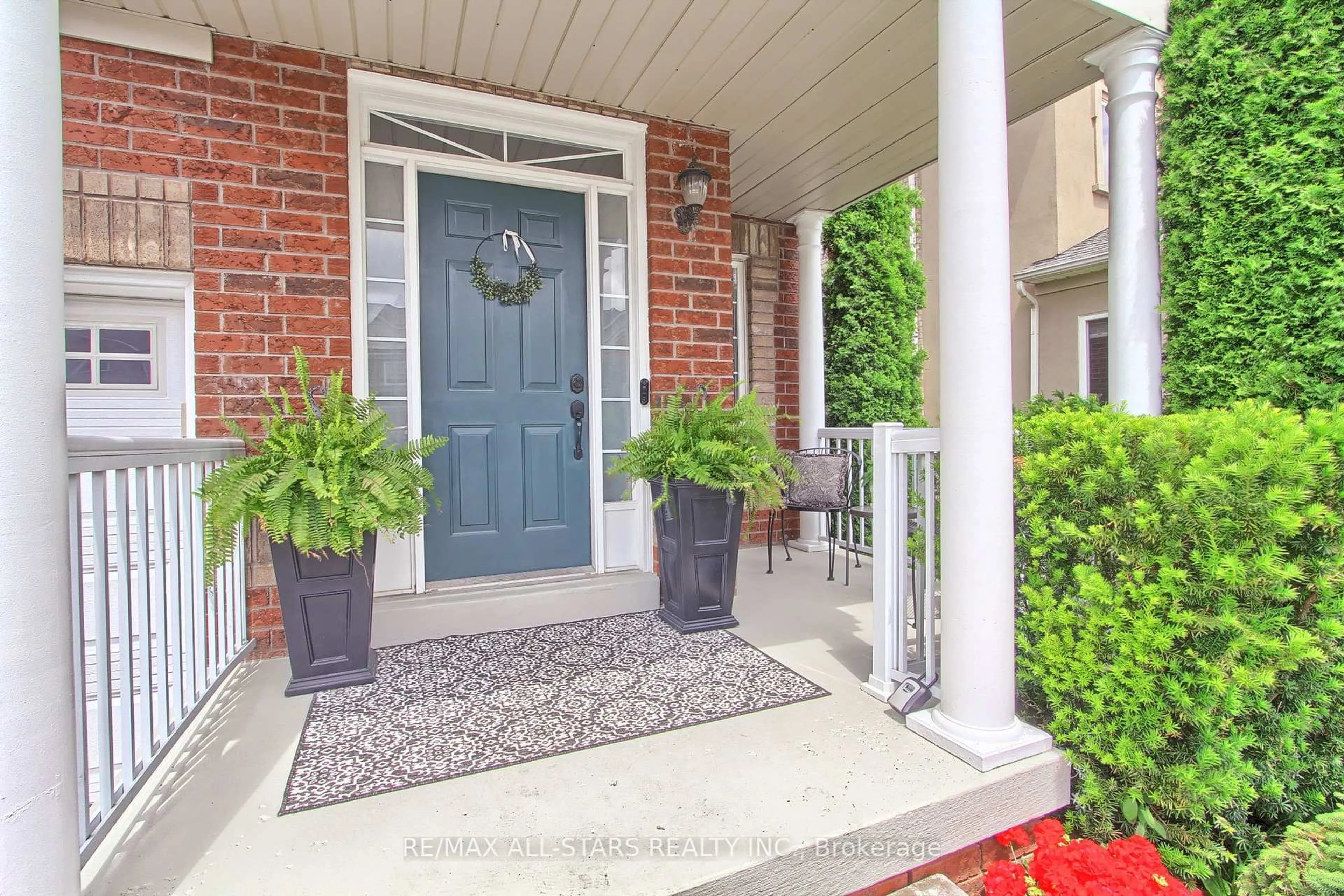 Indoor entryway for 20 James Ratcliff Ave, Whitchurch-Stouffville Ontario L4A 1P3