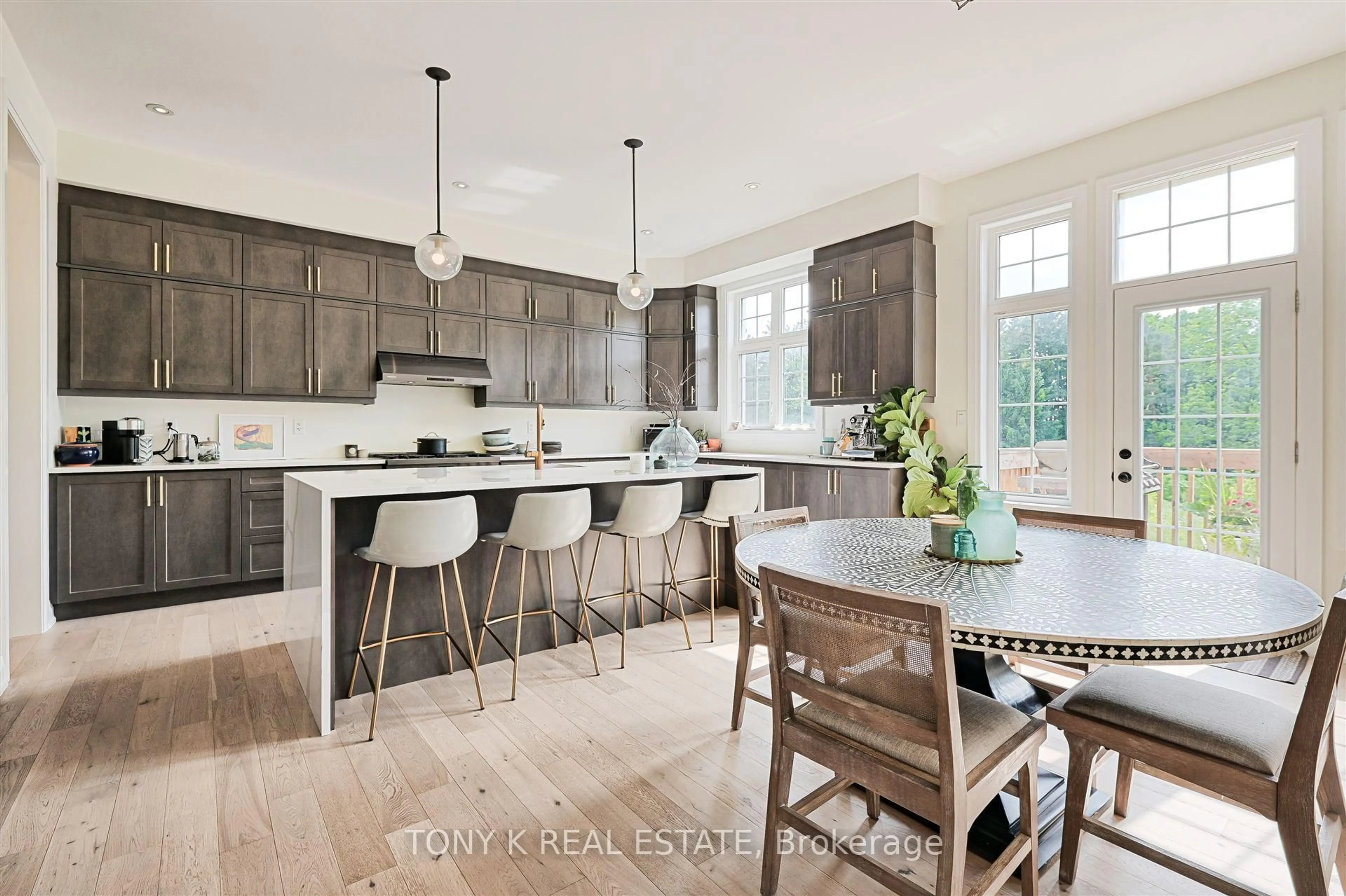 Open concept kitchen, unknown for 169 Klein Mills Rd, Vaughan Ontario L4H 4W4