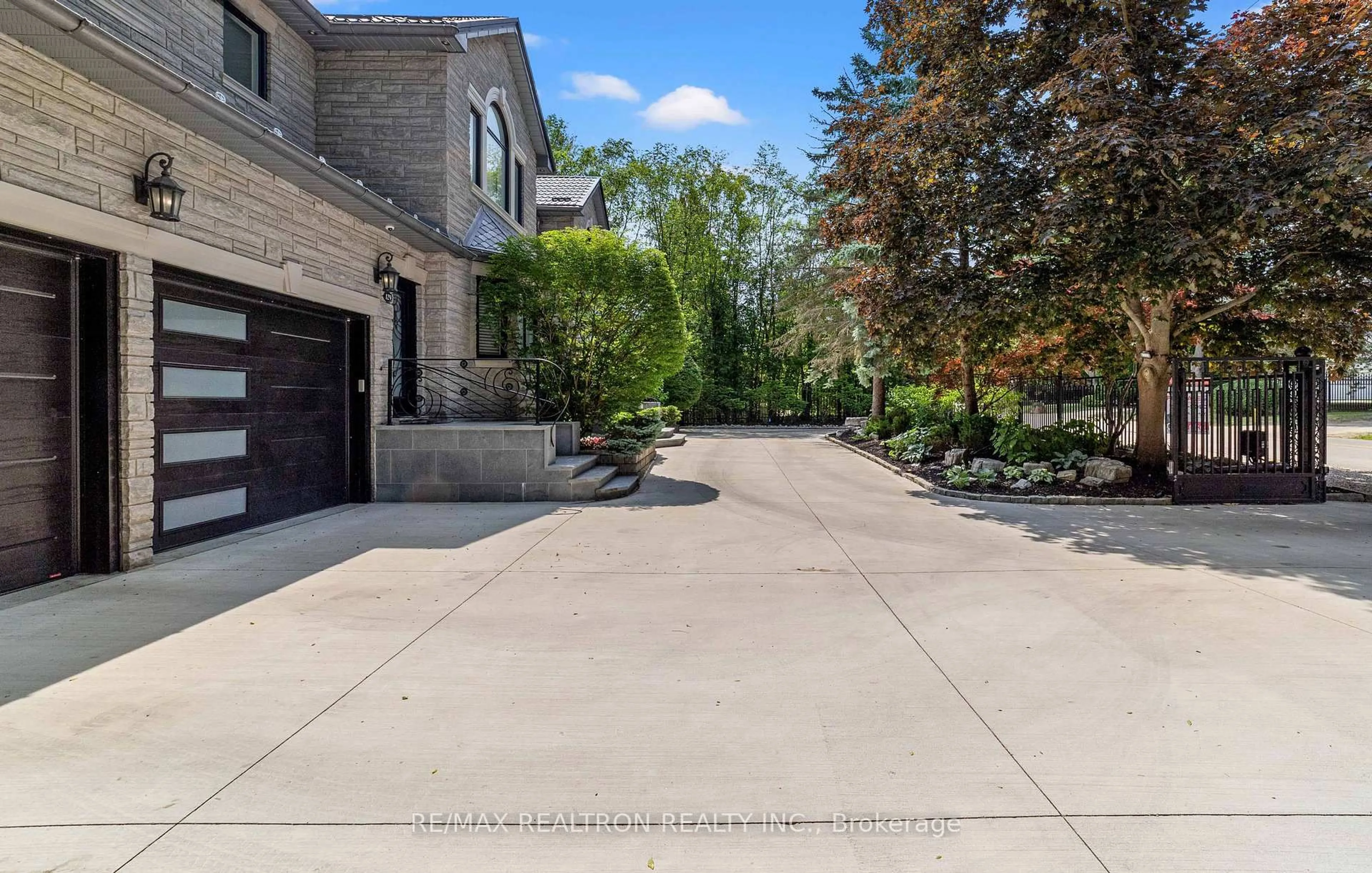 Unknown for 129 Thornridge Dr, Vaughan Ontario L4J 1E4