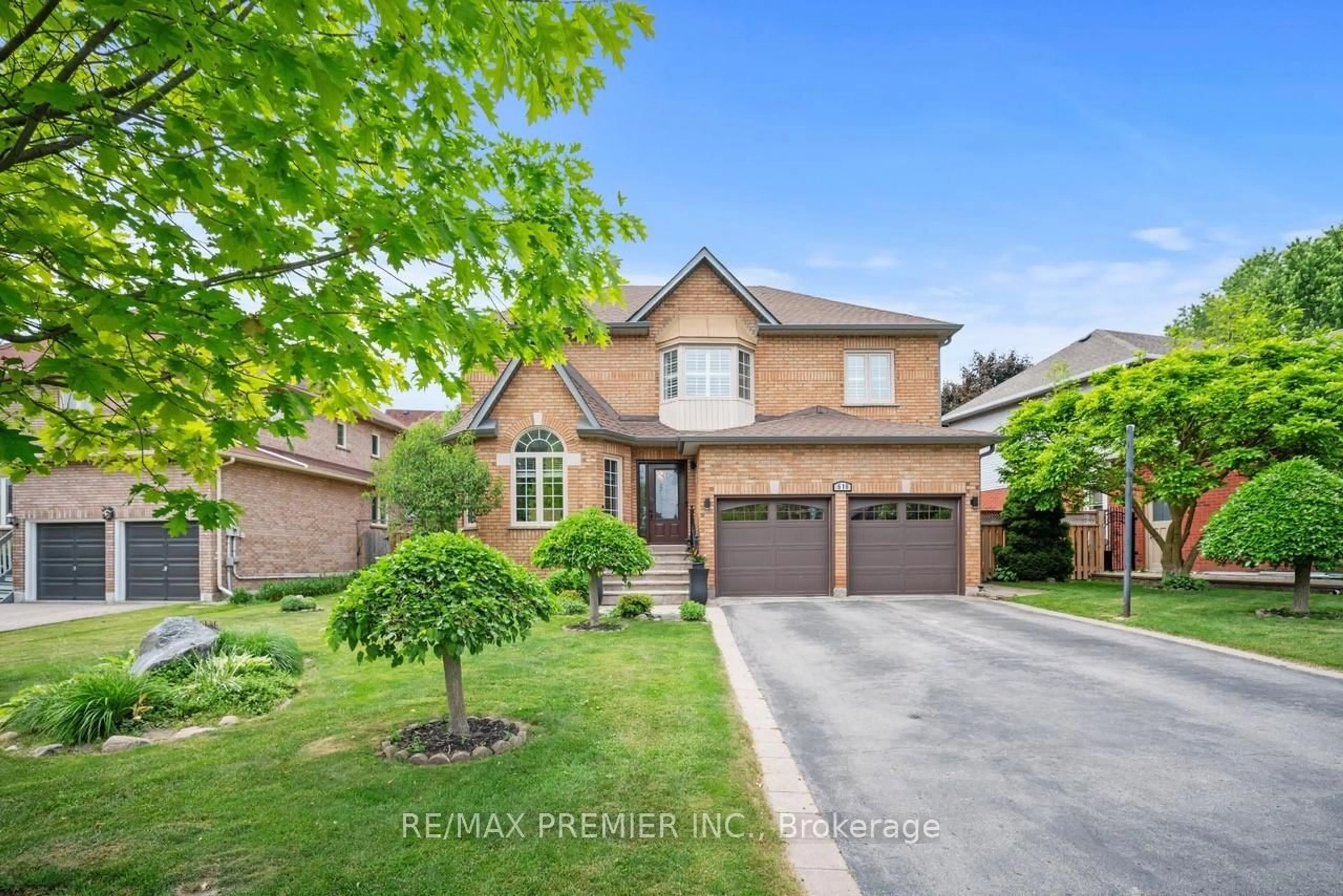 Home with brick exterior material, street for 618 Ponting Pl, Newmarket Ontario L3X 1T4