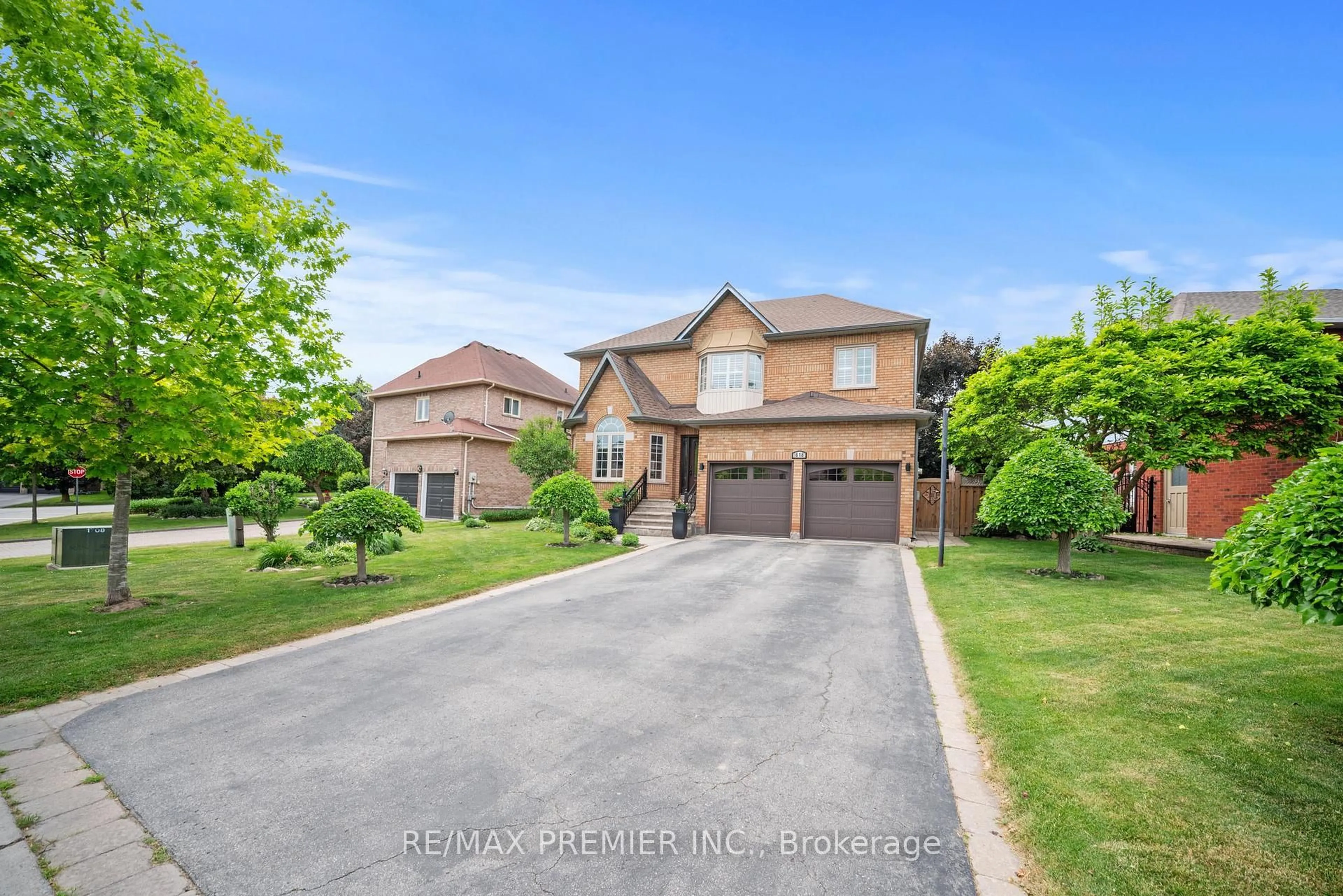 Unknown for 618 Ponting Pl, Newmarket Ontario L3X 1T4