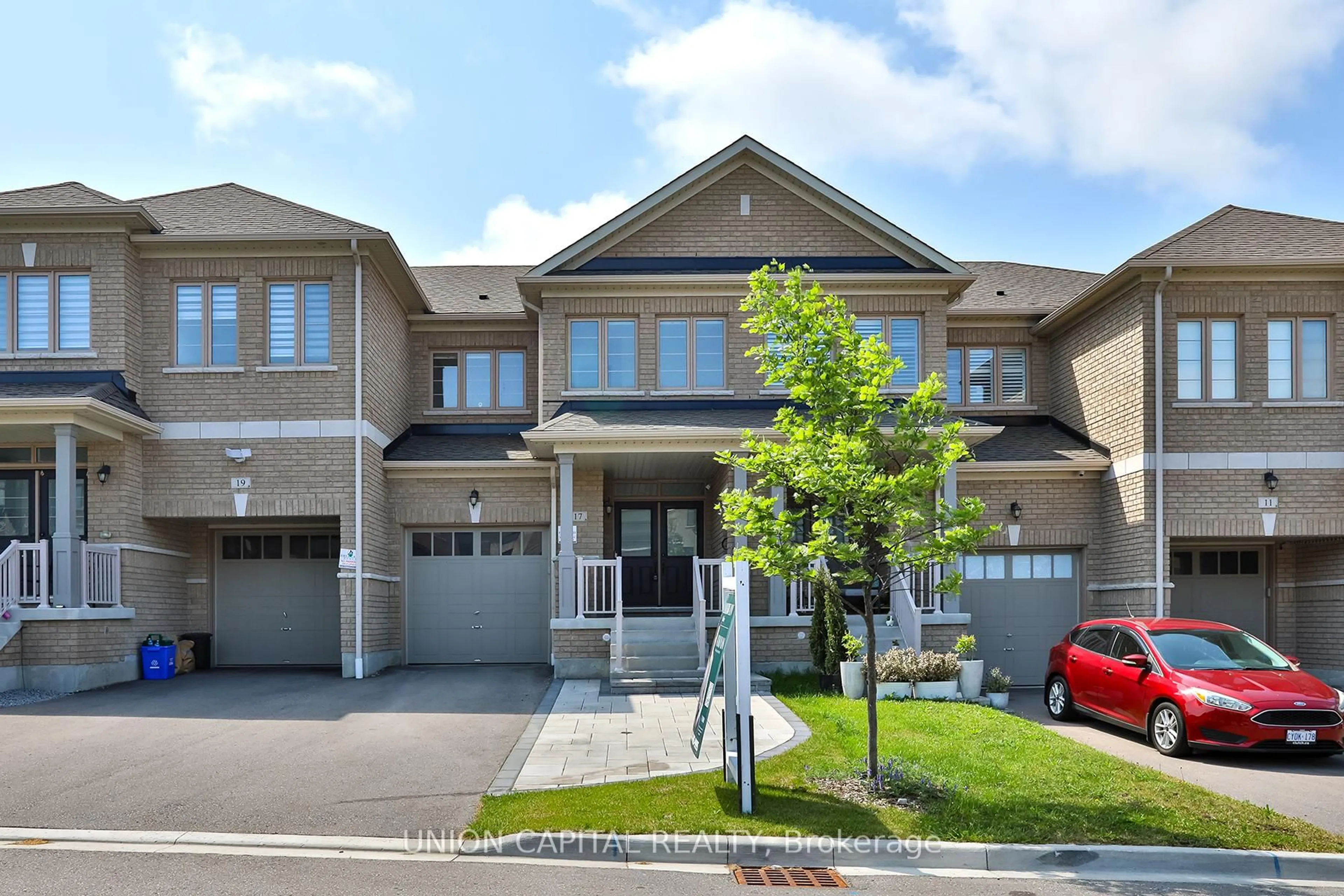 Unknown for 17 Markview Rd, Whitchurch-Stouffville Ontario L4A 4W1