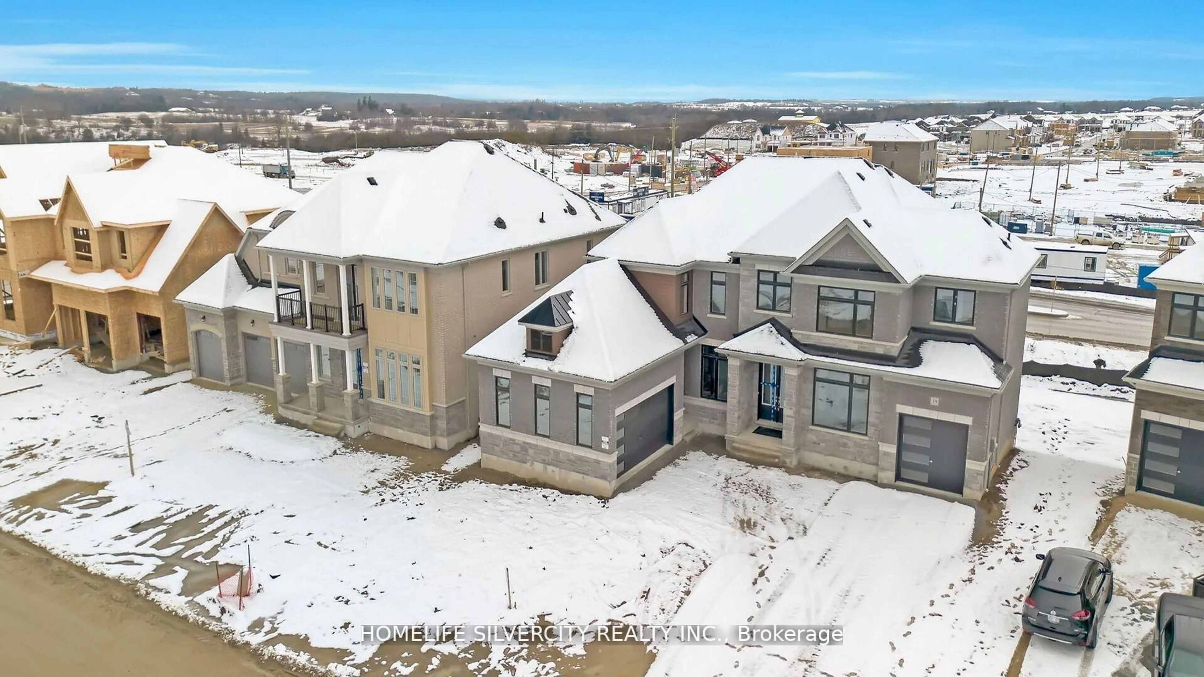 A pic from outside/outdoor area/front of a property/back of a property/a pic from drone, building for 39 Orchid Cres, Adjala-Tosorontio Ontario L0G 1W0