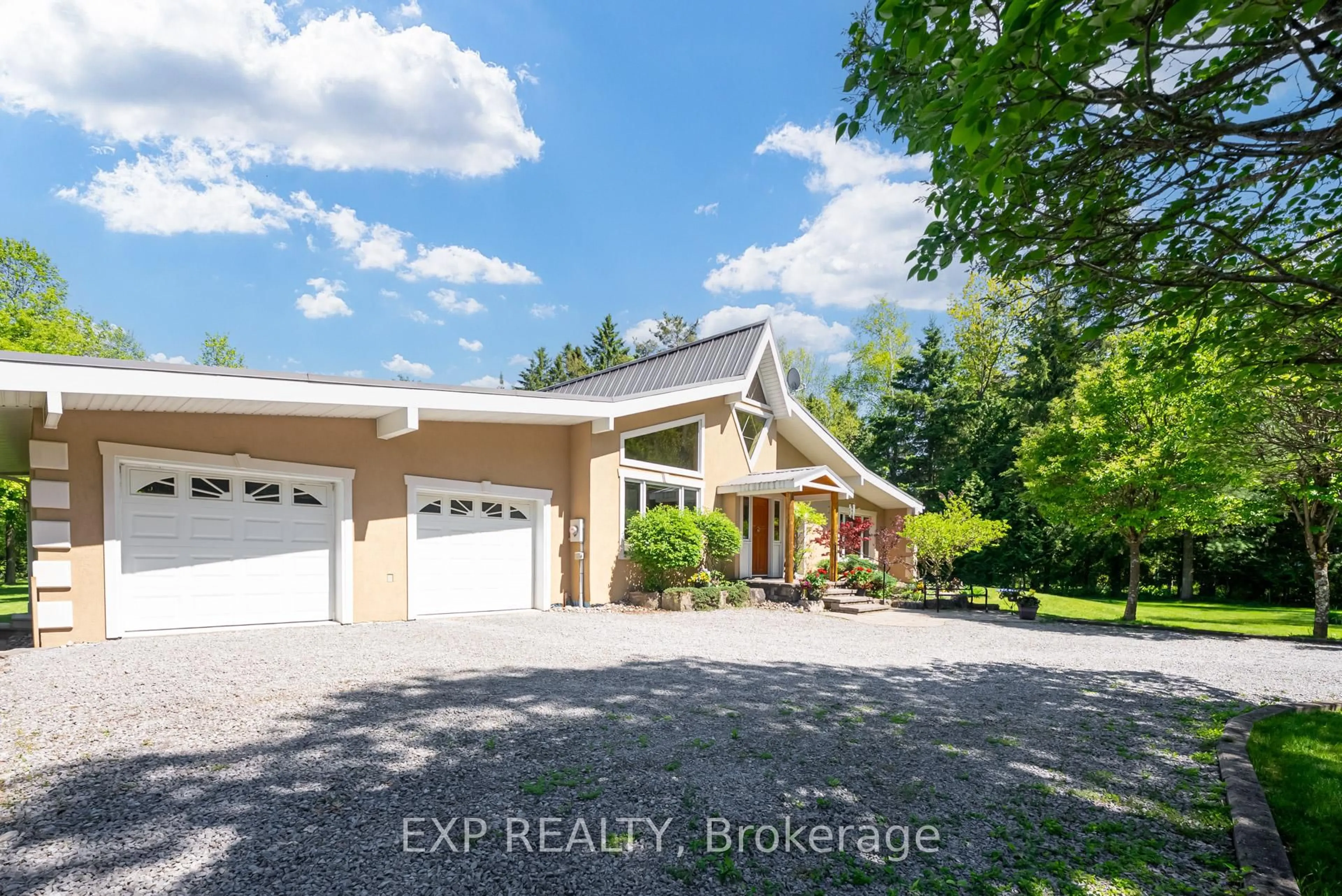 A pic from outside/outdoor area/front of a property/back of a property/a pic from drone, water/lake/river/ocean view for 15 Linda Rd, Georgina Ontario L0C 1L0