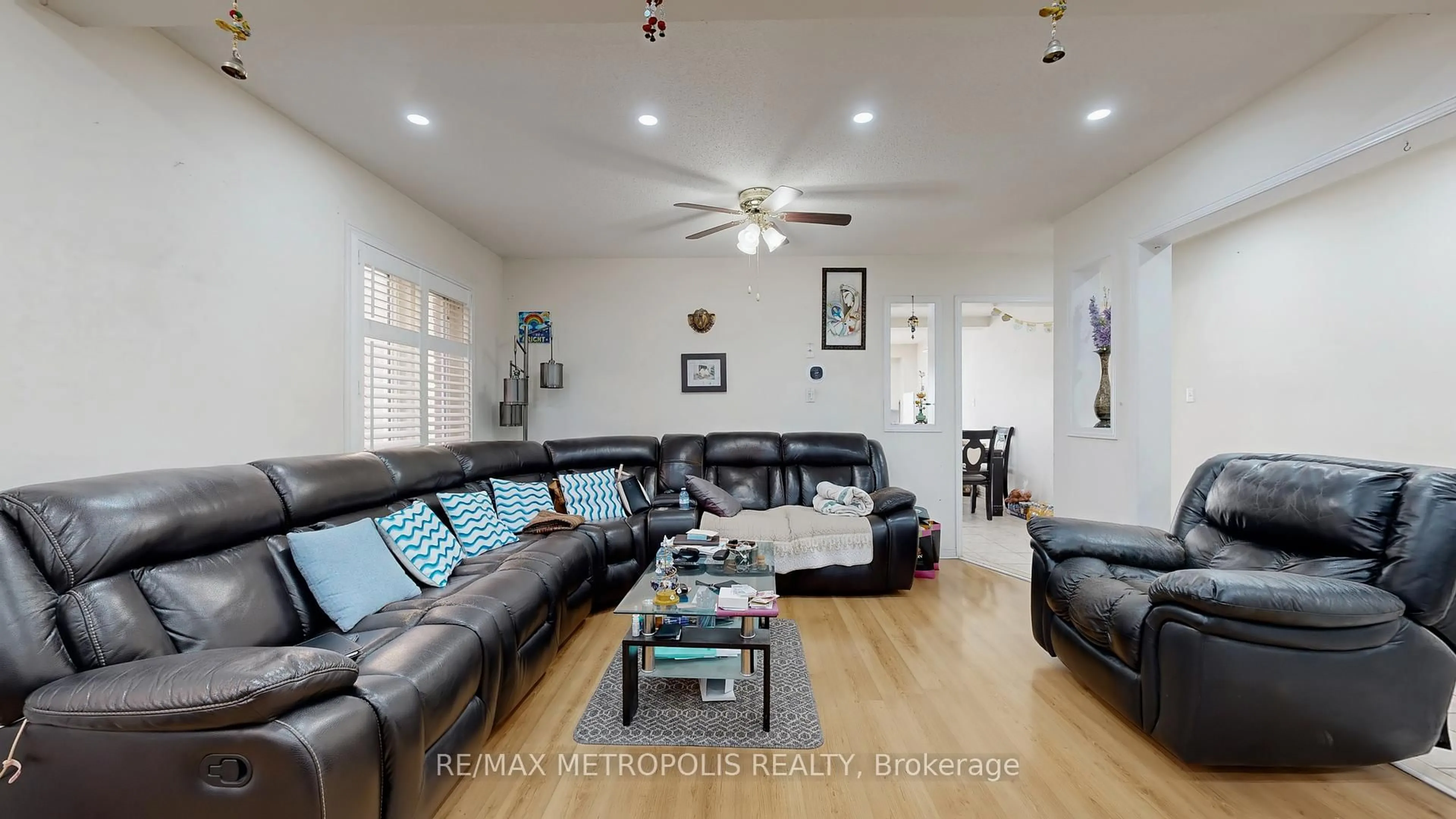 Living room with furniture, unknown for 80 Charles Brown Rd, Markham Ontario L3S 4V4