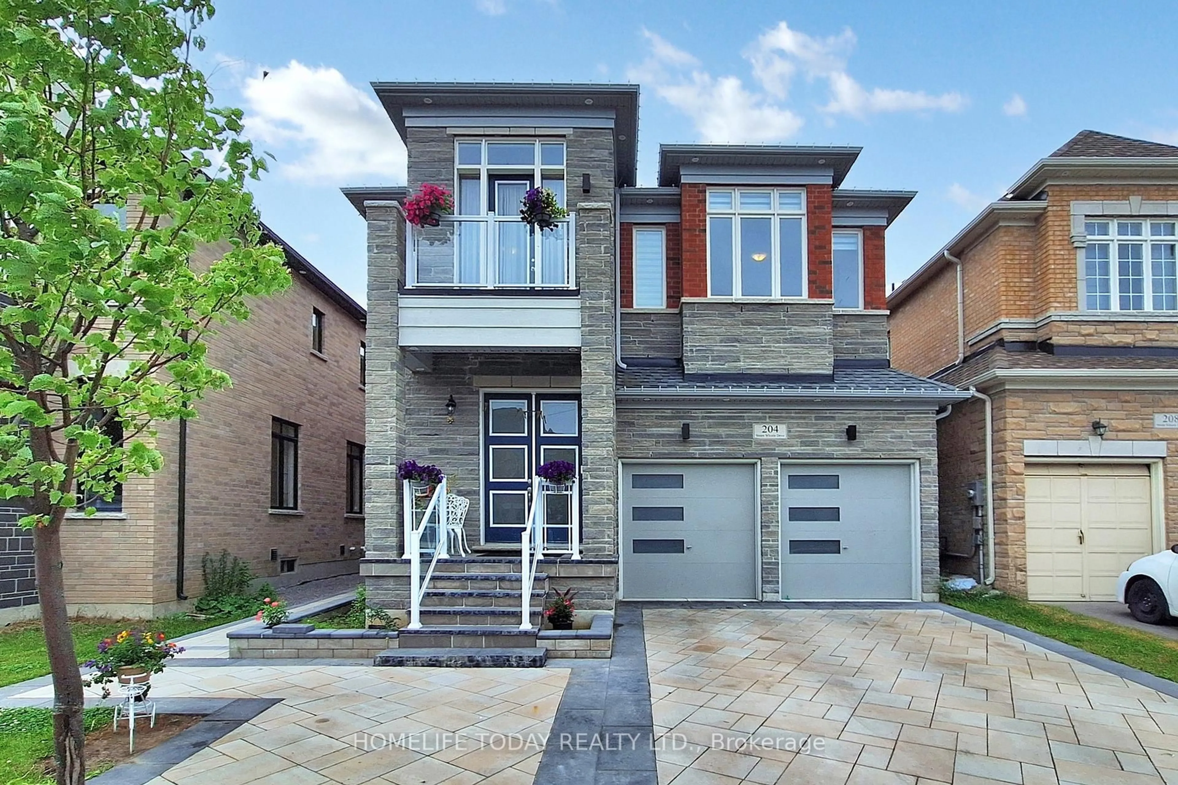 Home with brick exterior material, street for 204 Steam Whistle Dr, Whitchurch-Stouffville Ontario L4A 4X5