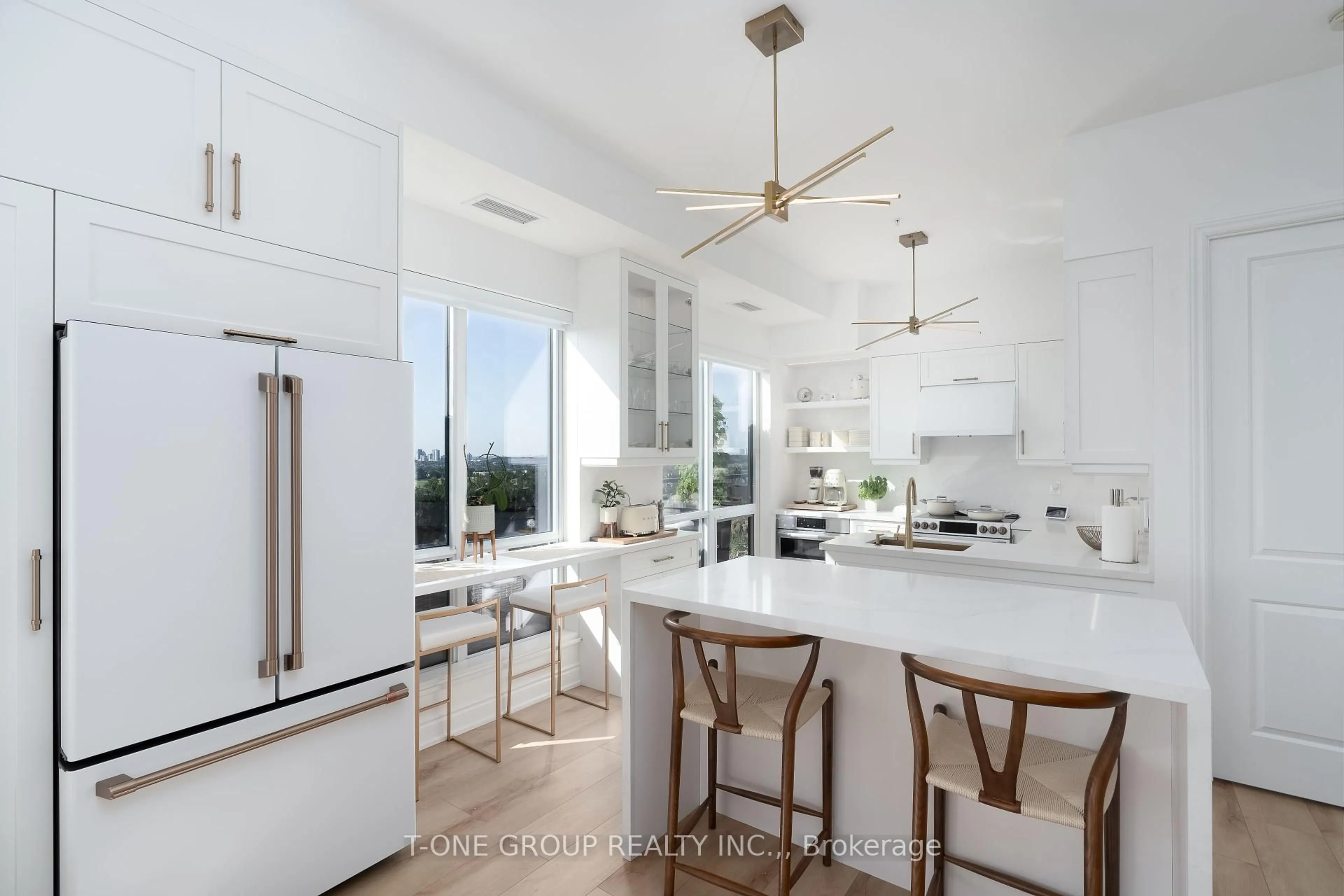 Open concept kitchen, ceramic/tile floor for 9090 Yonge St #PH5, Richmond Hill Ontario L4C 0Z1