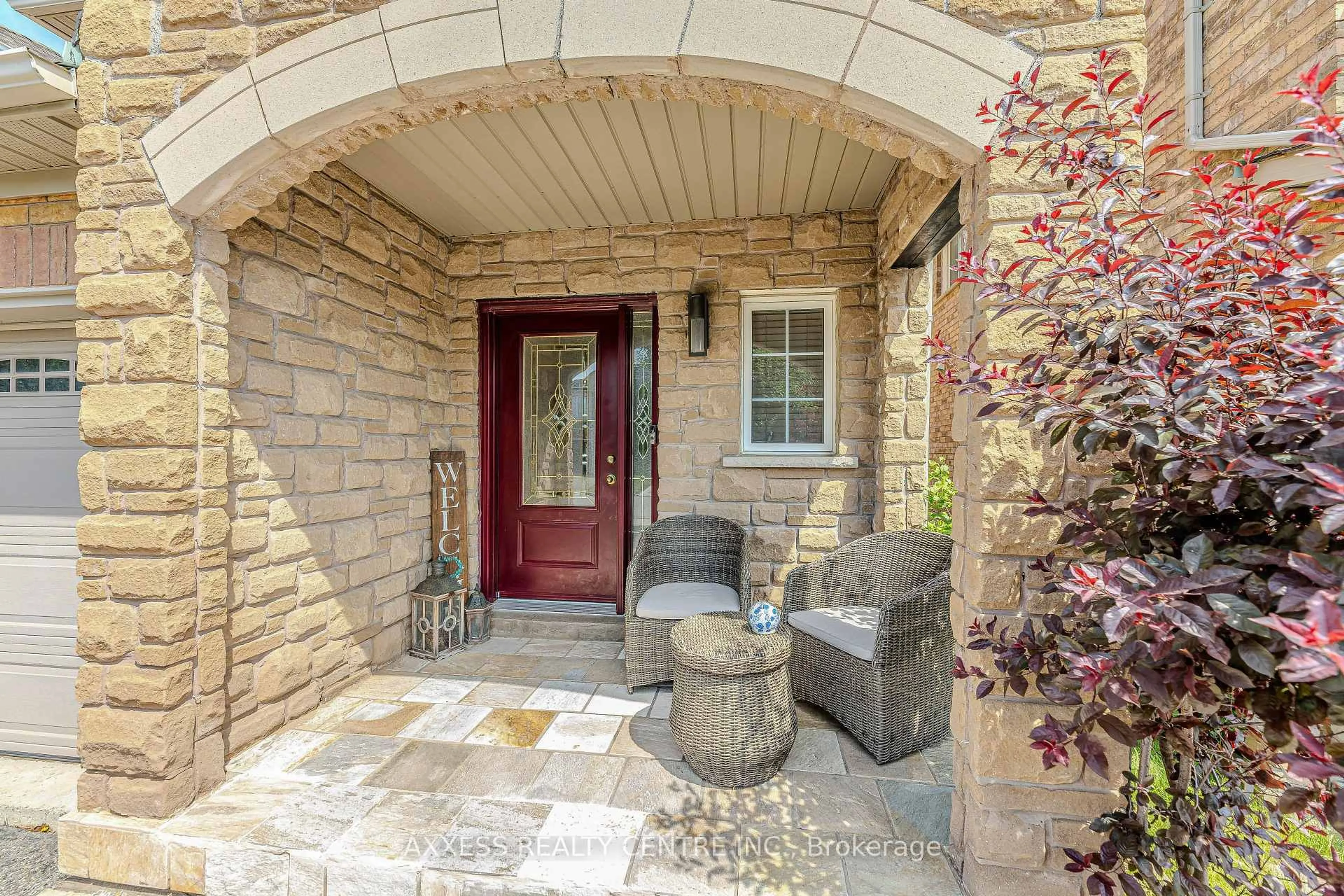 Indoor entryway for 72 Beaverbrook Cres, Vaughan Ontario L6A 3T3