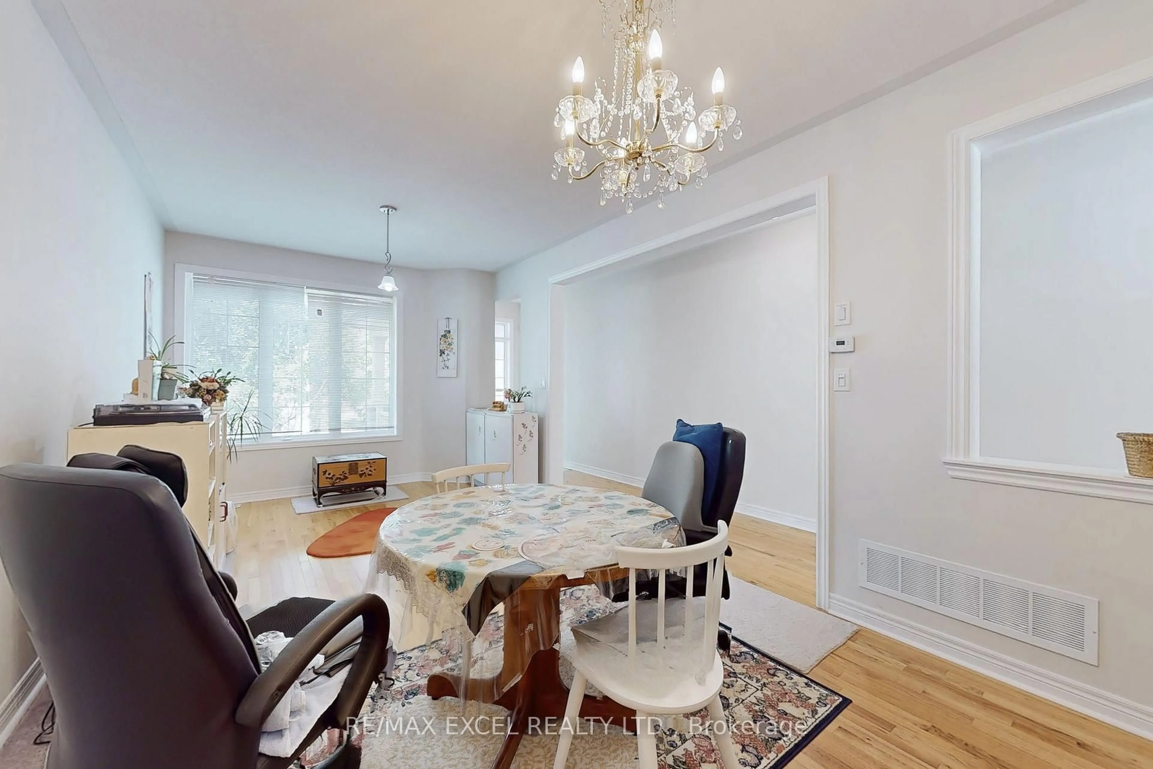 Dining room, unknown for 9 Stoney Creek Dr, Markham Ontario L6E 0H3
