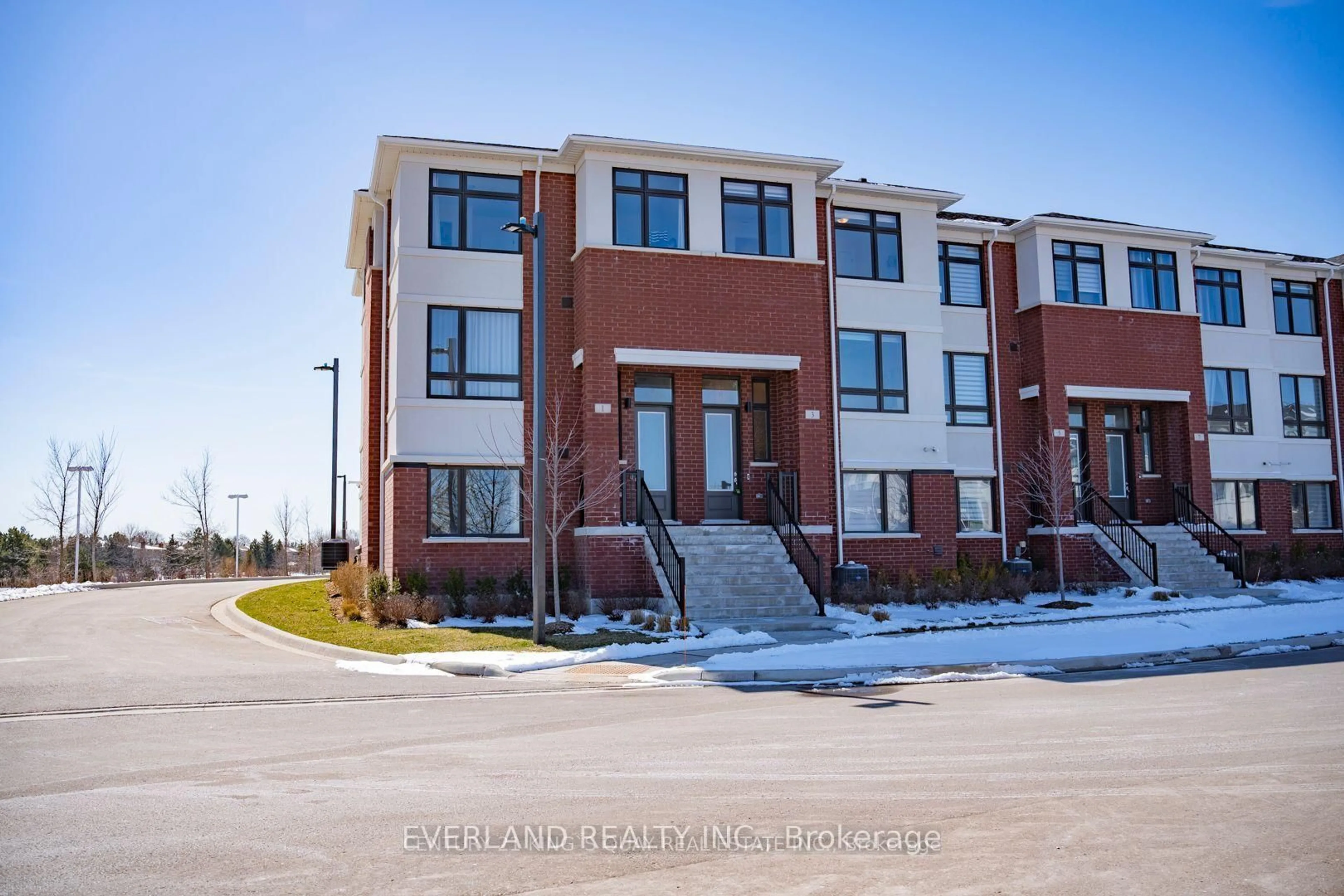 Home with brick exterior material, unknown for 3 William Russell Lane, Richmond Hill Ontario L4C 5S6