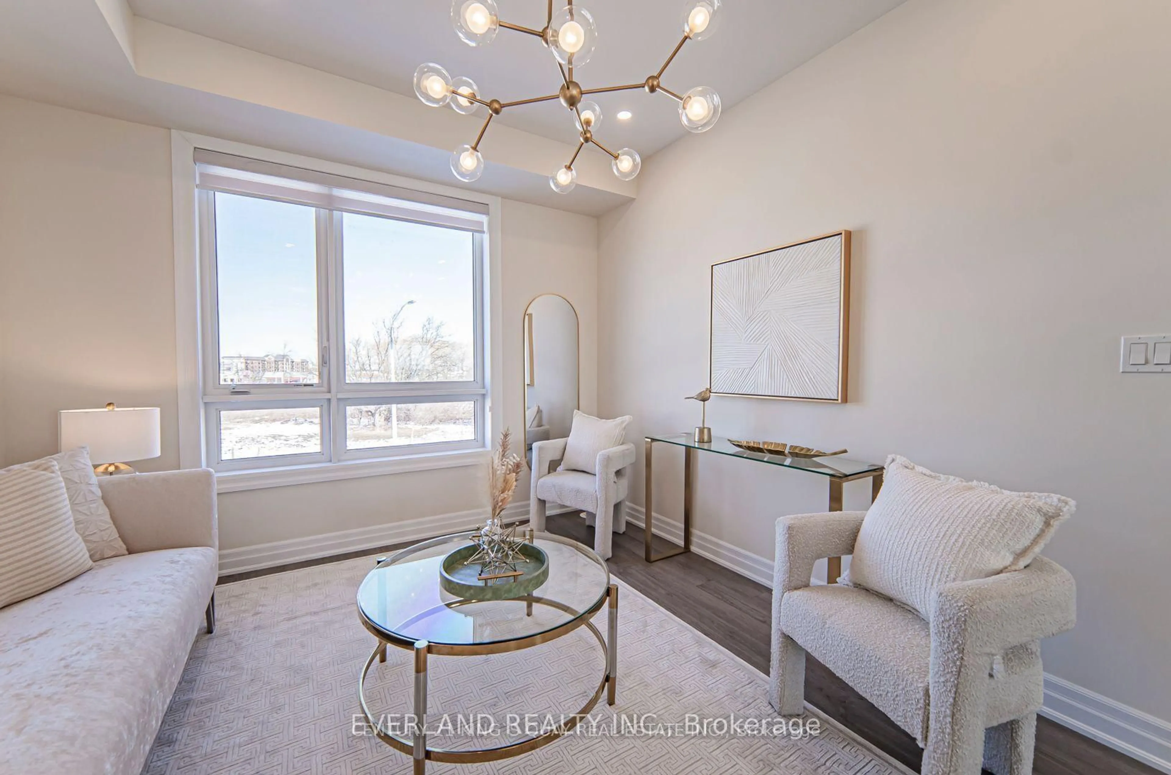 Living room with furniture, unknown for 3 William Russell Lane, Richmond Hill Ontario L4C 5S6