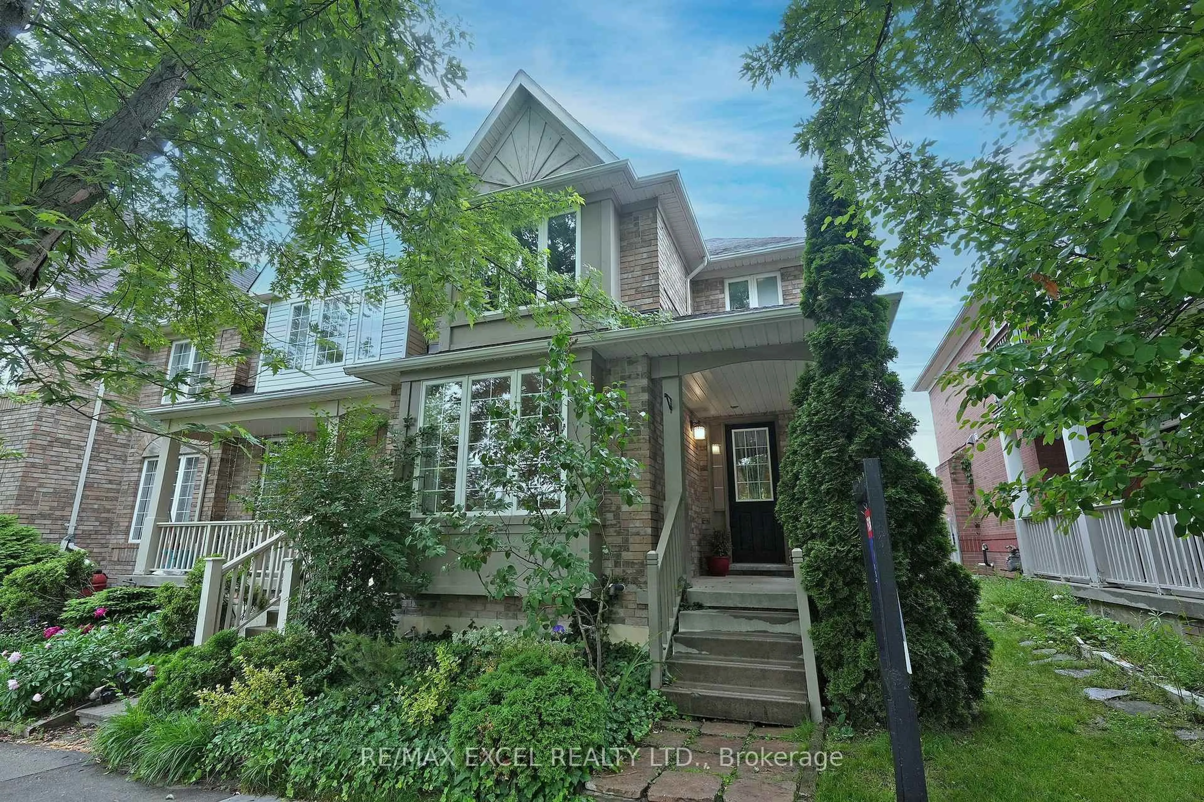 Home with brick exterior material, street for 318 Country Glen Rd, Markham Ontario L6B 1C5