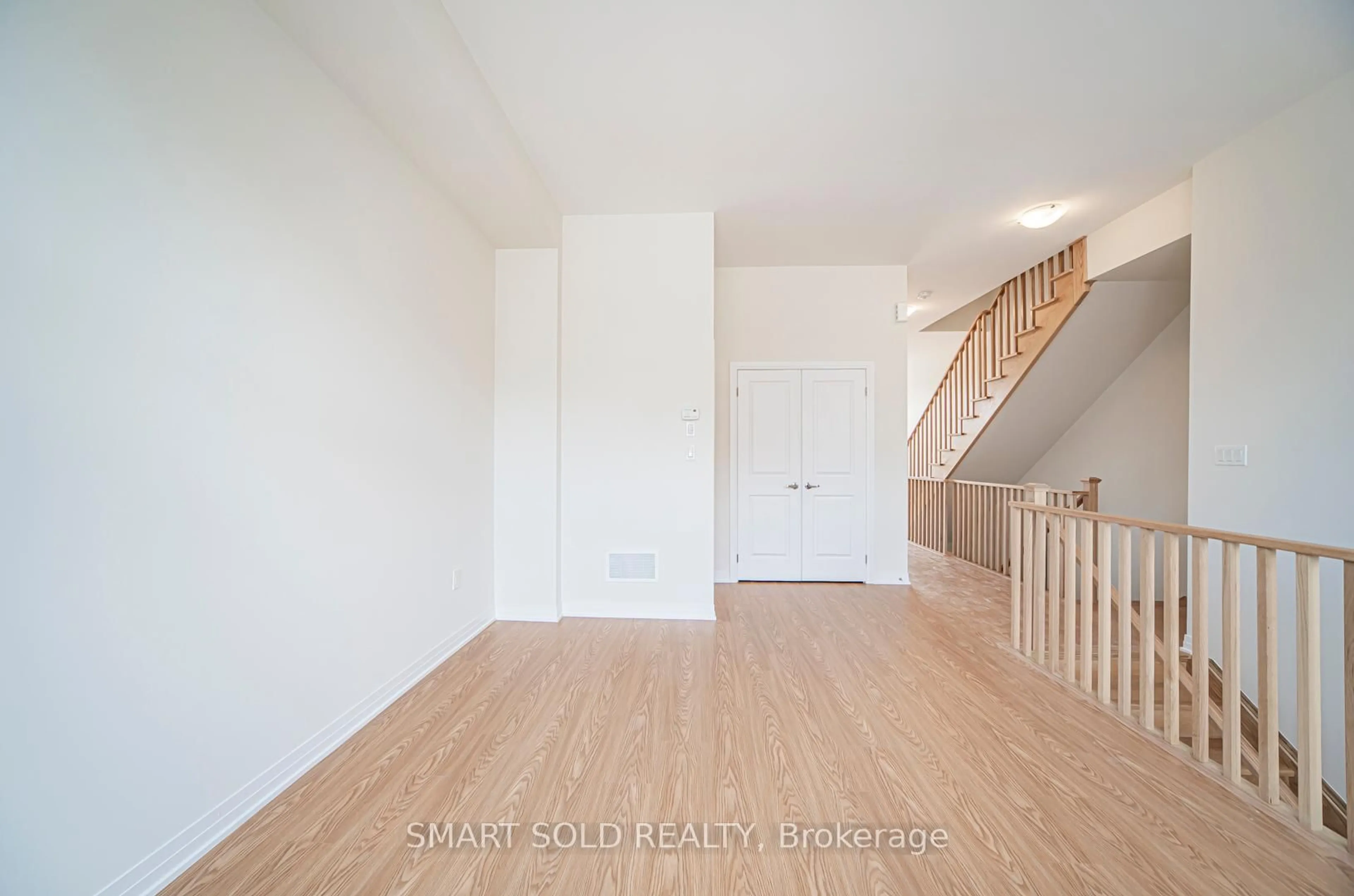 Indoor entryway for 71 Millman Lane, Richmond Hill Ontario L4S 1N7