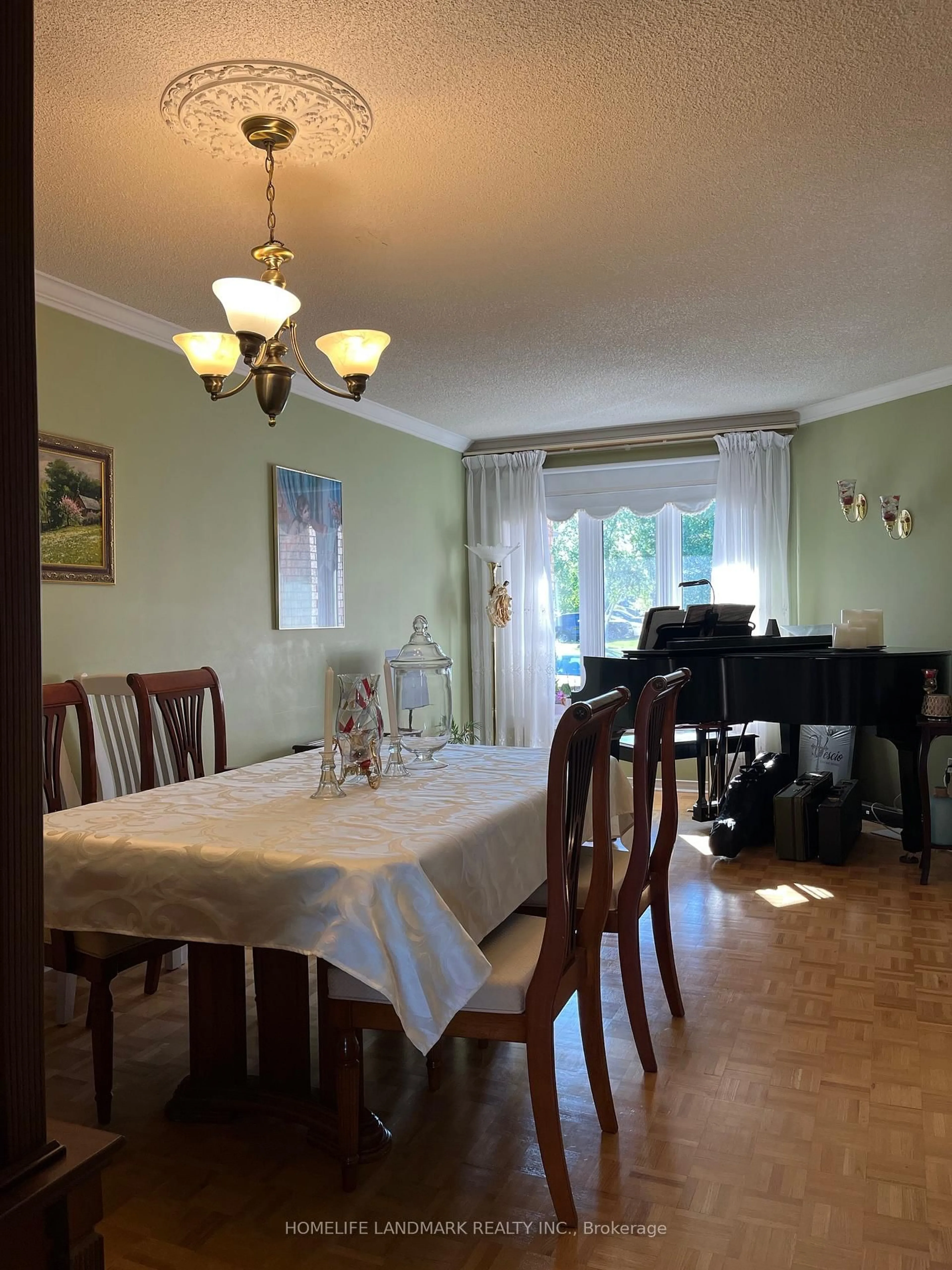 Dining room, wood/laminate floor for 19 Eastern Rd, Vaughan Ontario L4L 8S2