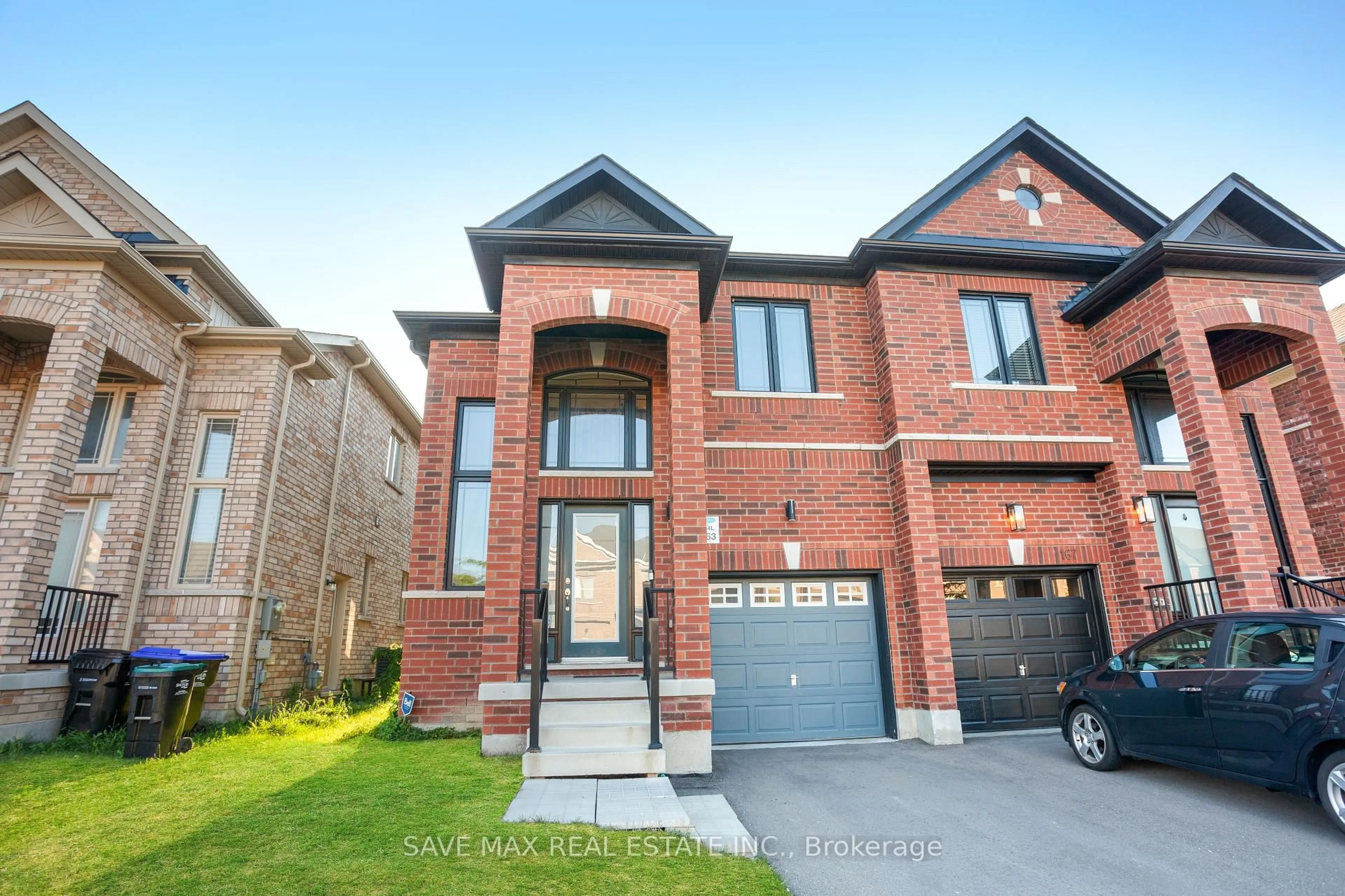 Home with brick exterior material, street for 163 Sutherland Ave, Bradford West Gwillimbury Ontario L3Z 4H6