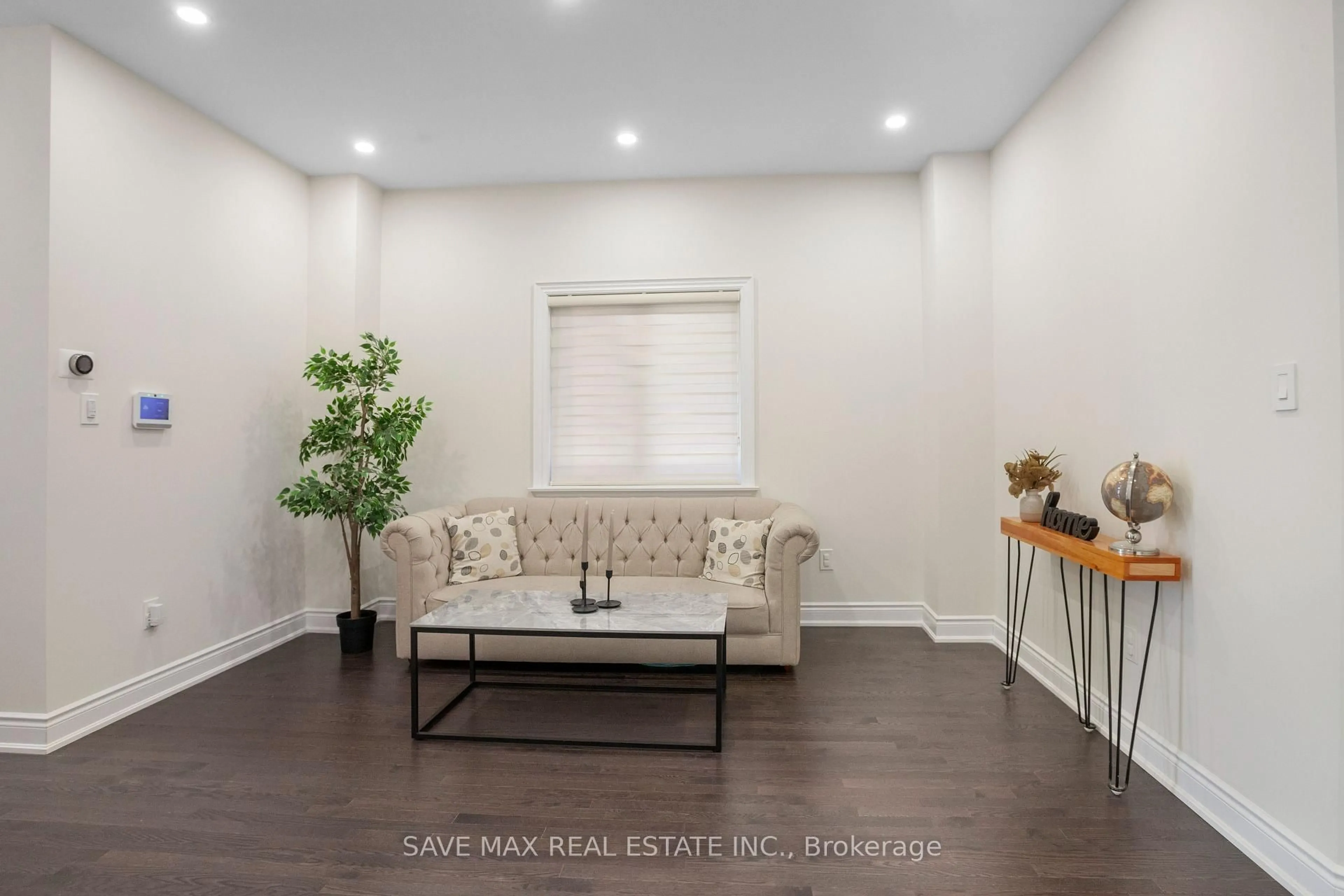 Living room with furniture, unknown for 163 Sutherland Ave, Bradford West Gwillimbury Ontario L3Z 4H6