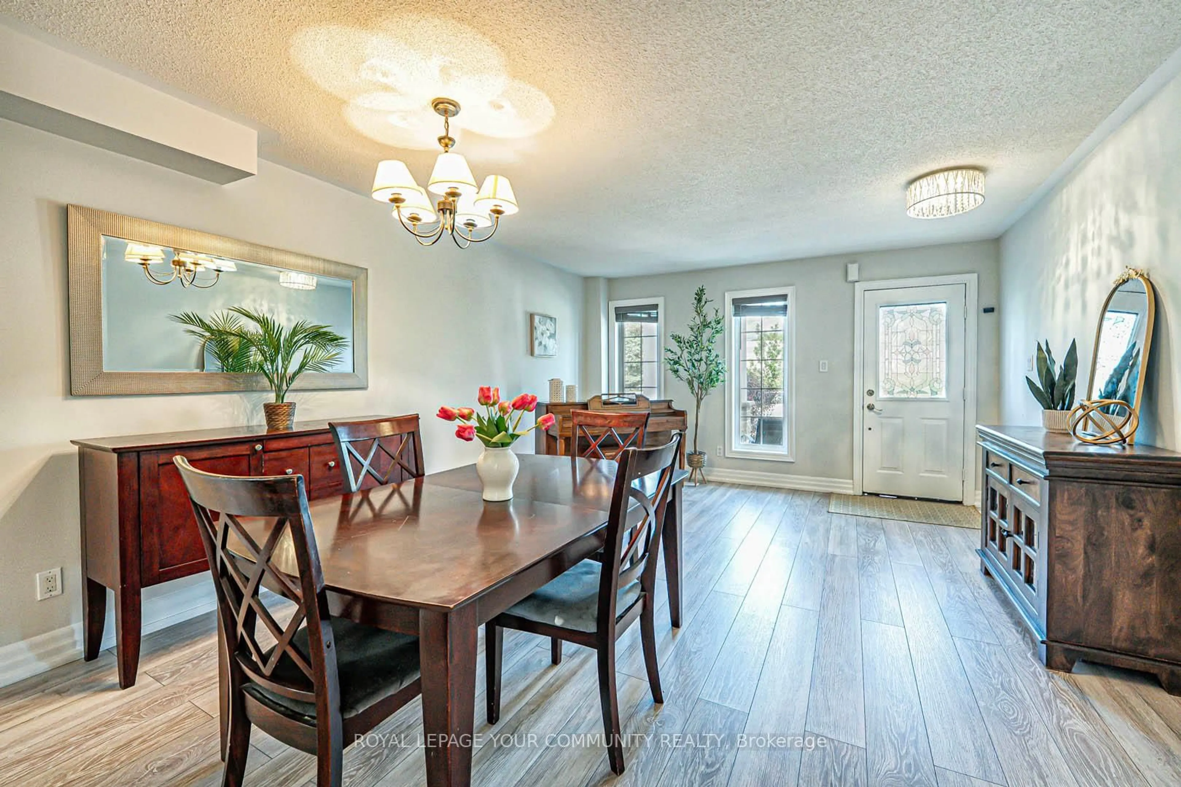 Dining room, wood/laminate floor for 298 Hawkview Blvd, Vaughan Ontario L4H 2G7