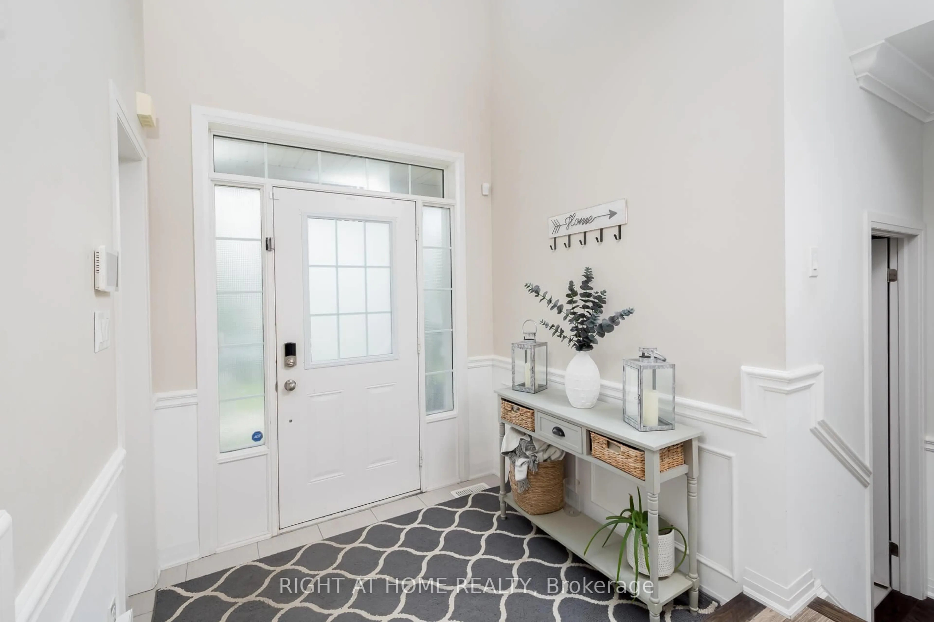 Indoor entryway for 37 Jenkins Ave, New Tecumseth Ontario L0G 1W0