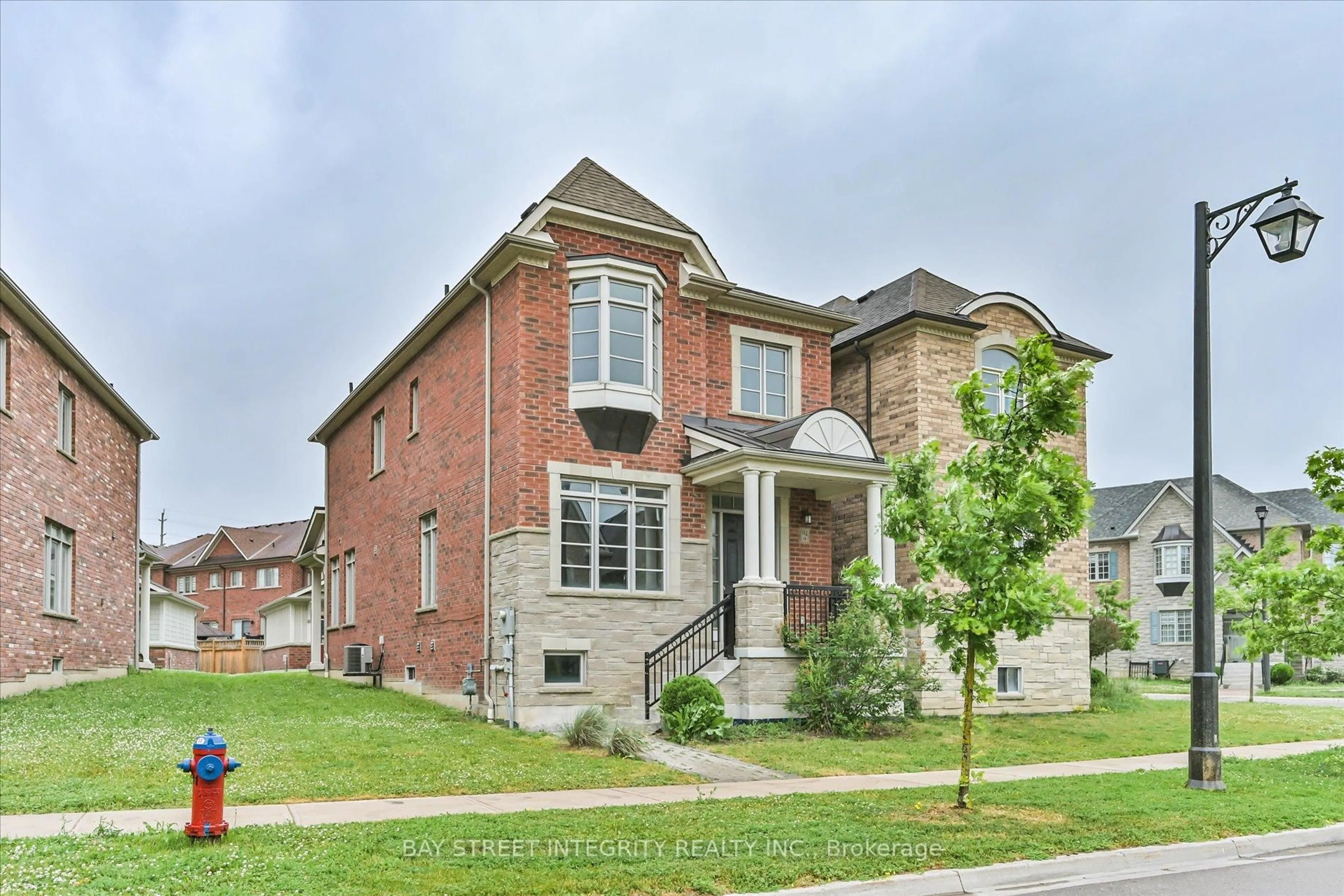 Home with brick exterior material, street for 184 Paradelle Dr, Richmond Hill Ontario L4E 1E7