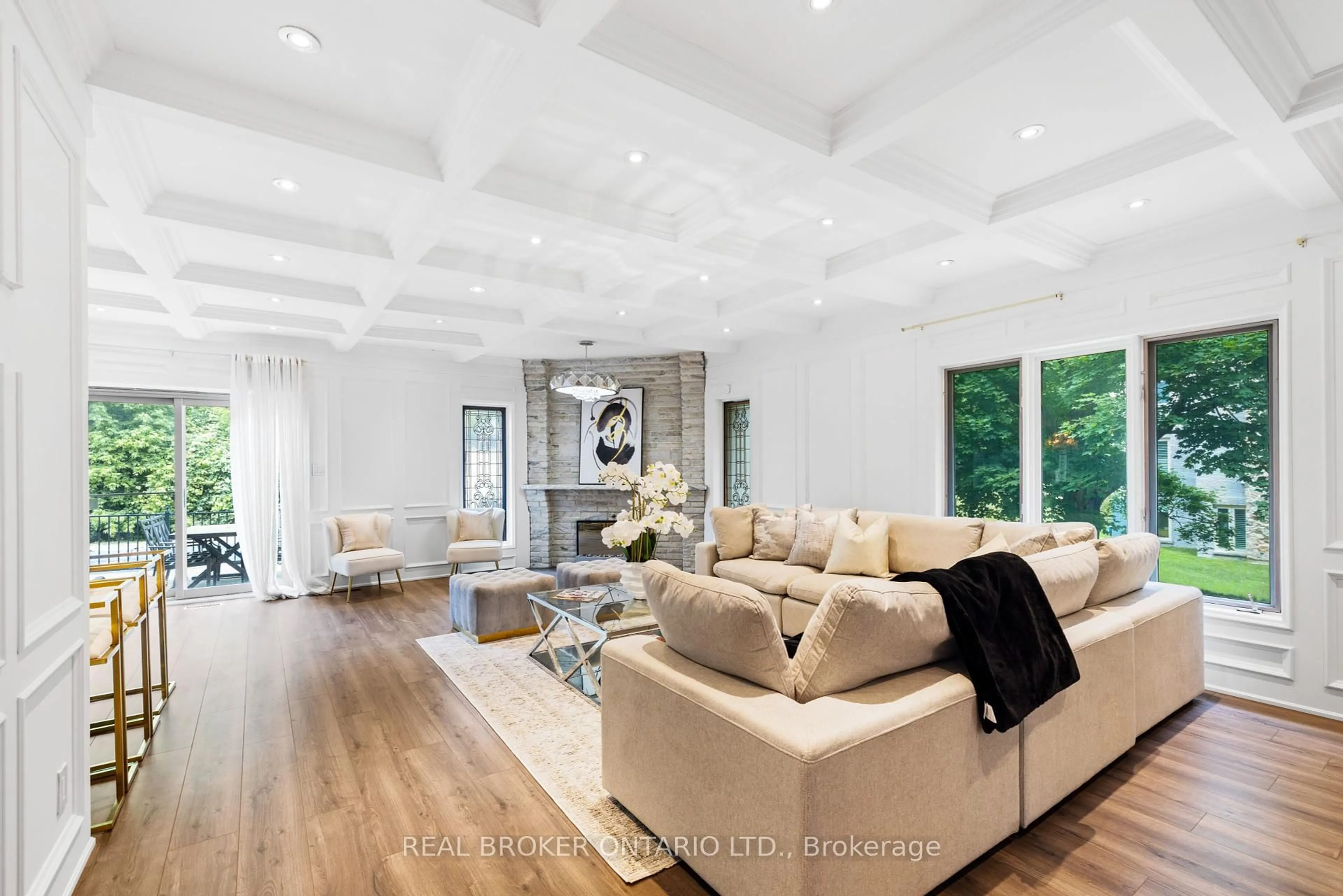 Living room with furniture, unknown for 106 Teefy Ave, Richmond Hill Ontario L4C 8C6