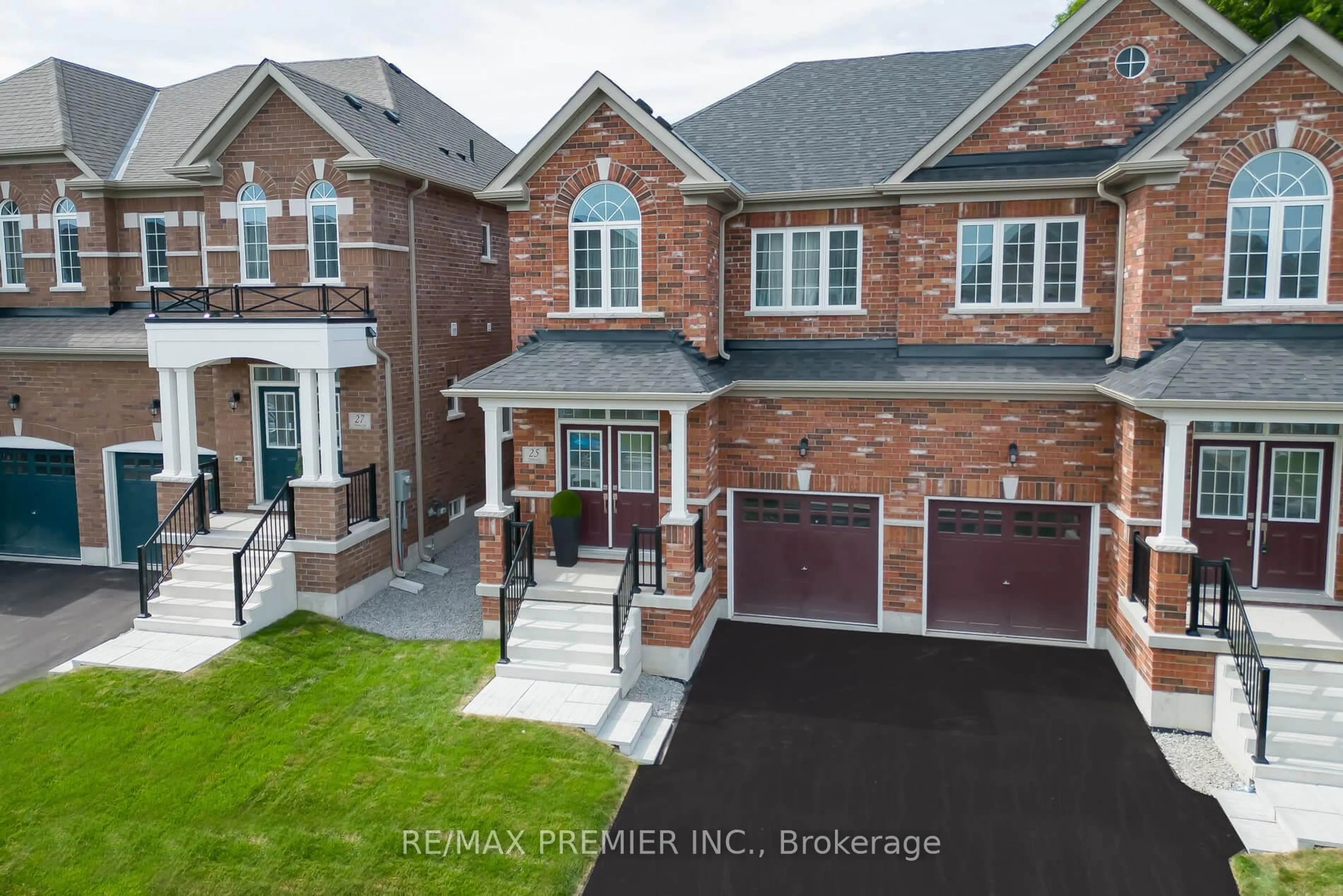 Home with brick exterior material, street for 25 Virro Crt, Vaughan Ontario L4H 5G5