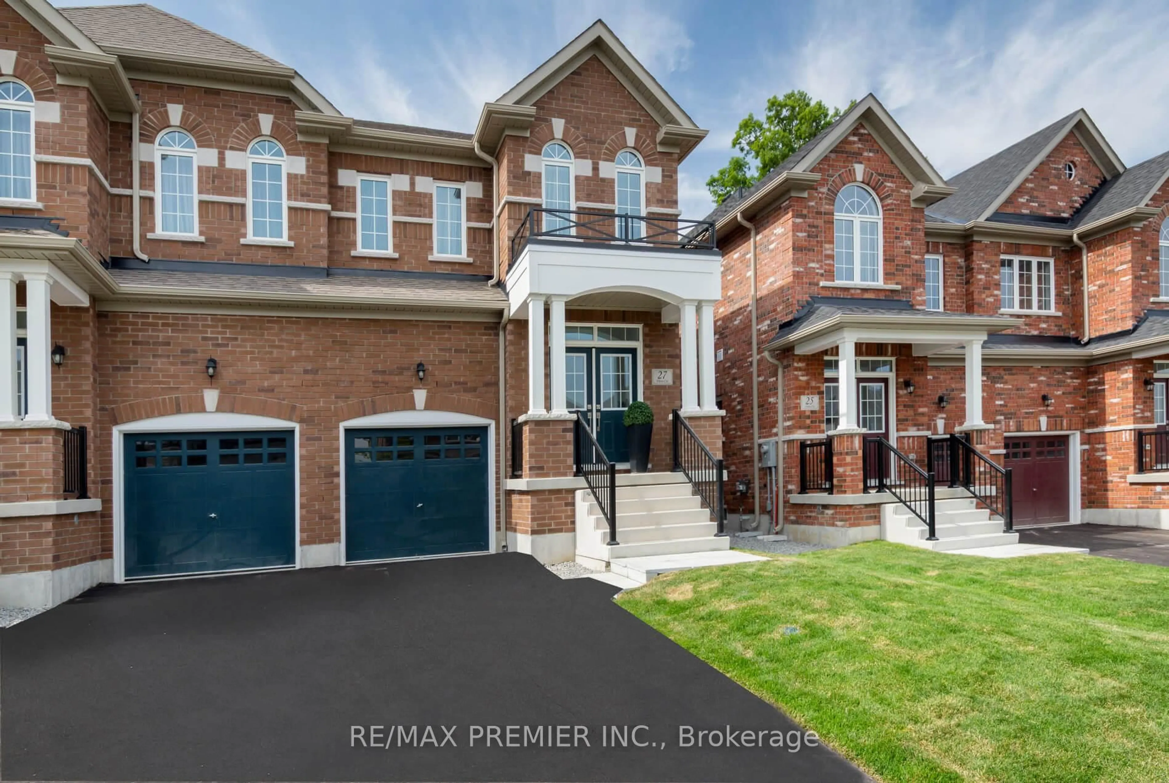 Home with brick exterior material, street for 27 Virro Crt, Vaughan Ontario L4H 5G5