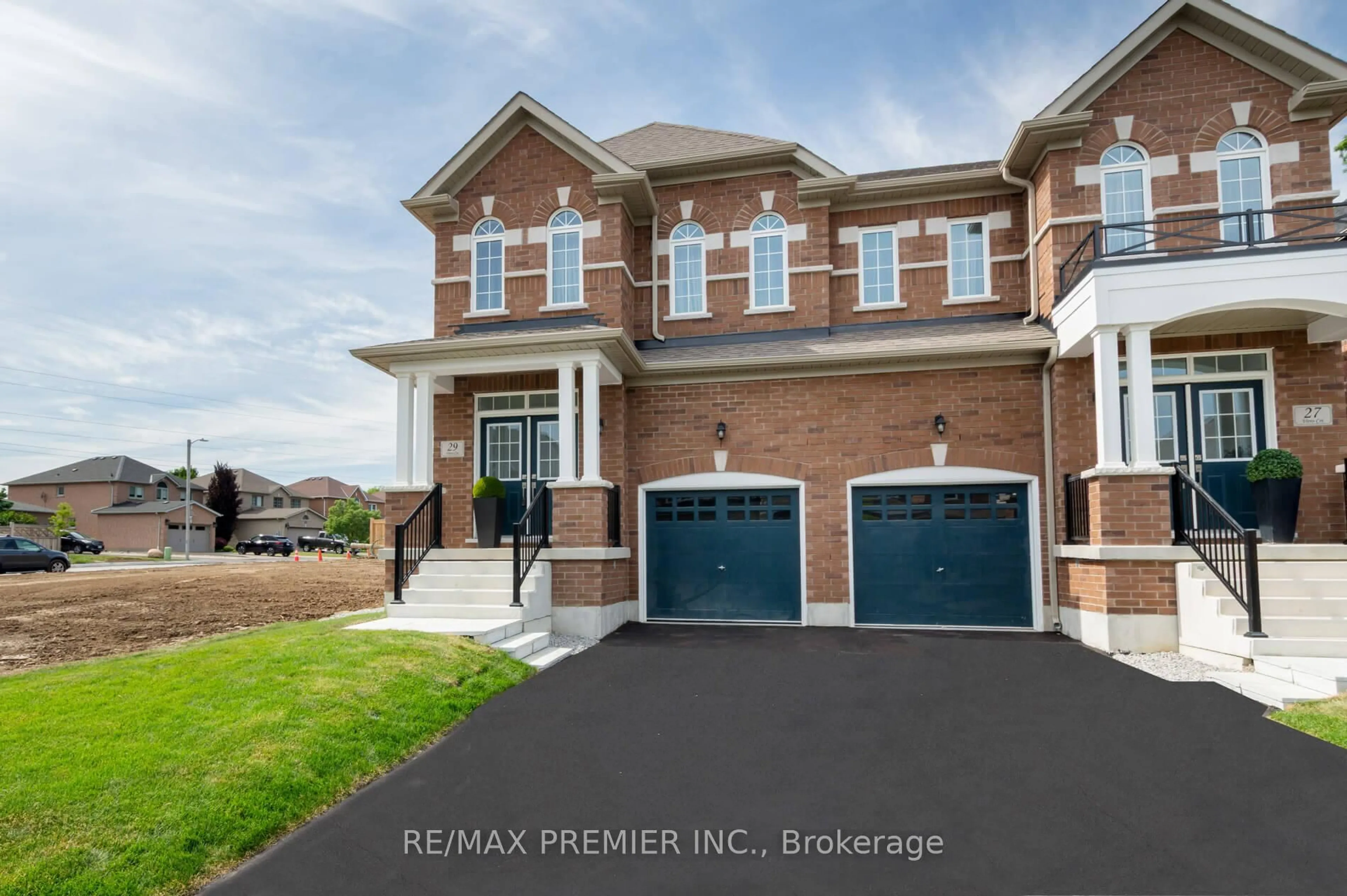 Home with brick exterior material, street for 29 Virro Crt, Vaughan Ontario L4H 5G5