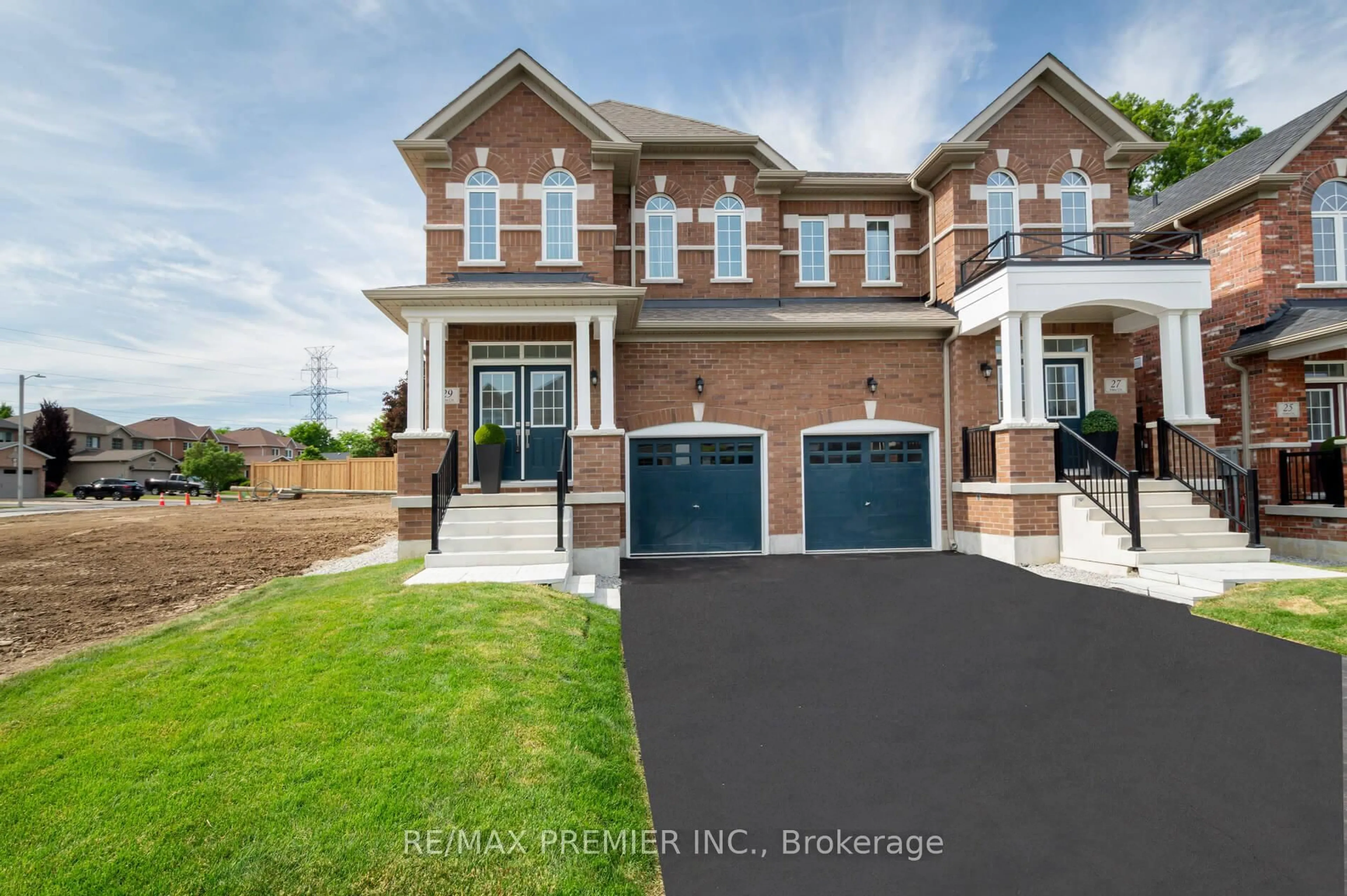 Home with brick exterior material, street for 29 Virro Crt, Vaughan Ontario L4H 5G5